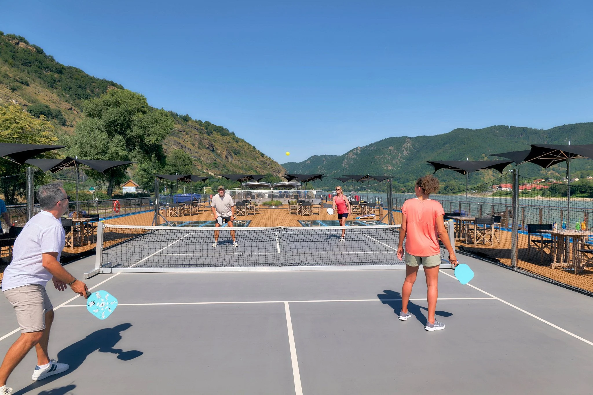 AmaMagna_DE_Danube_Sun-Deck_Guests_PickleBall_PhotogCB_L1120802.jpg