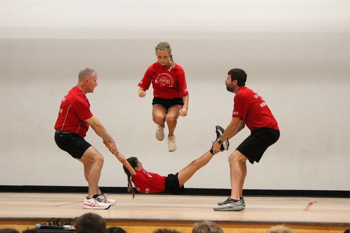 HUMAN ROPE 🔥
No ropes? No problem. The Skip-Its are the rope!
This trick takes timing, trust, and a whole lot of teamwork — and they make it look effortless. 💪❤️🖤