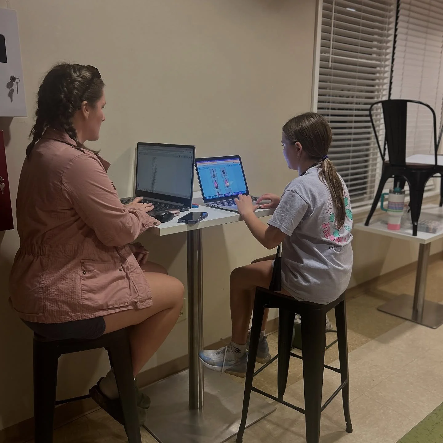 It’s not just about jump rope — it’s about knowing your team! Every Skip-It learns all their teammates’ first and last names before the Christmas parades each year. Here’s Kate taking her quiz during practice!