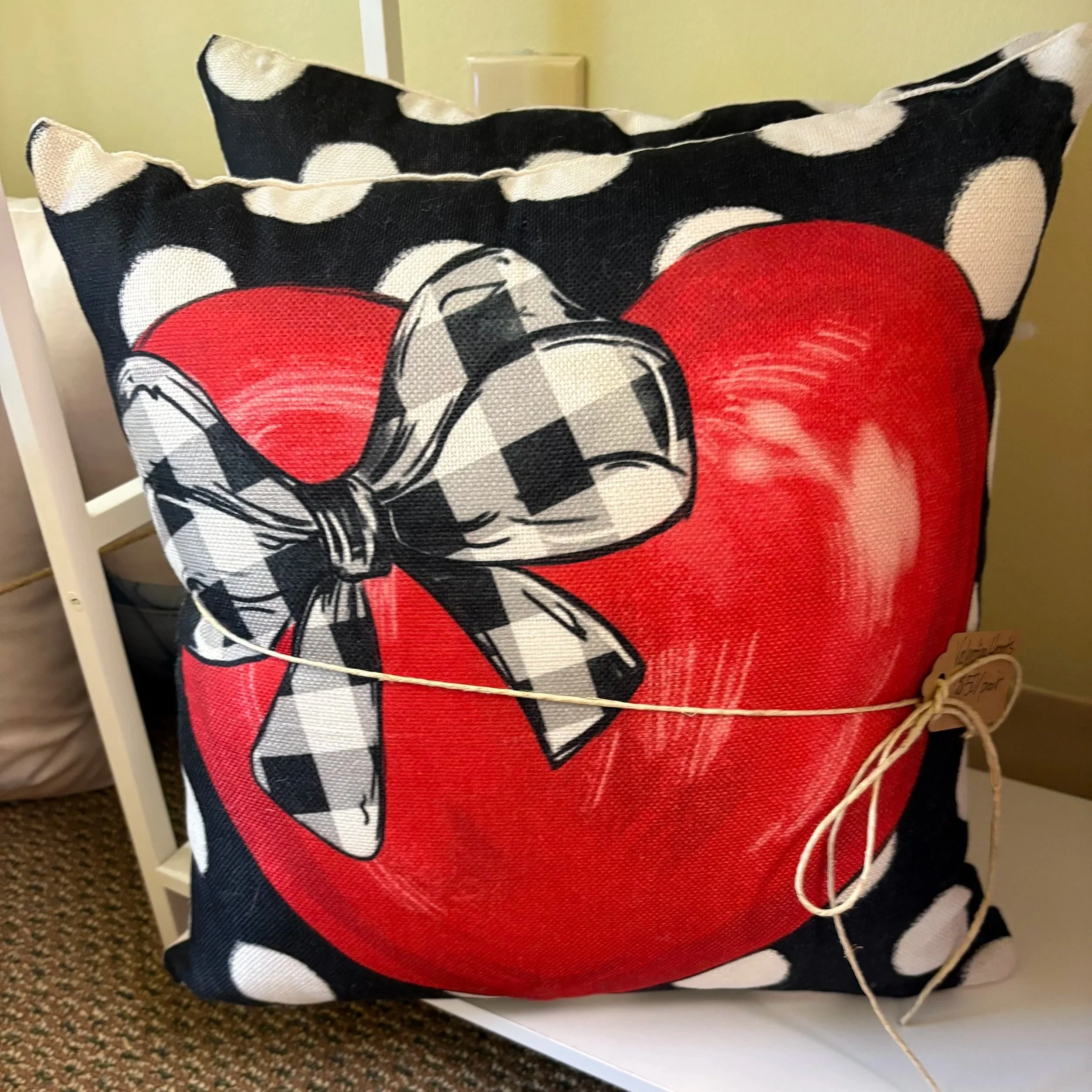 Hearts w/ bows (Pair)