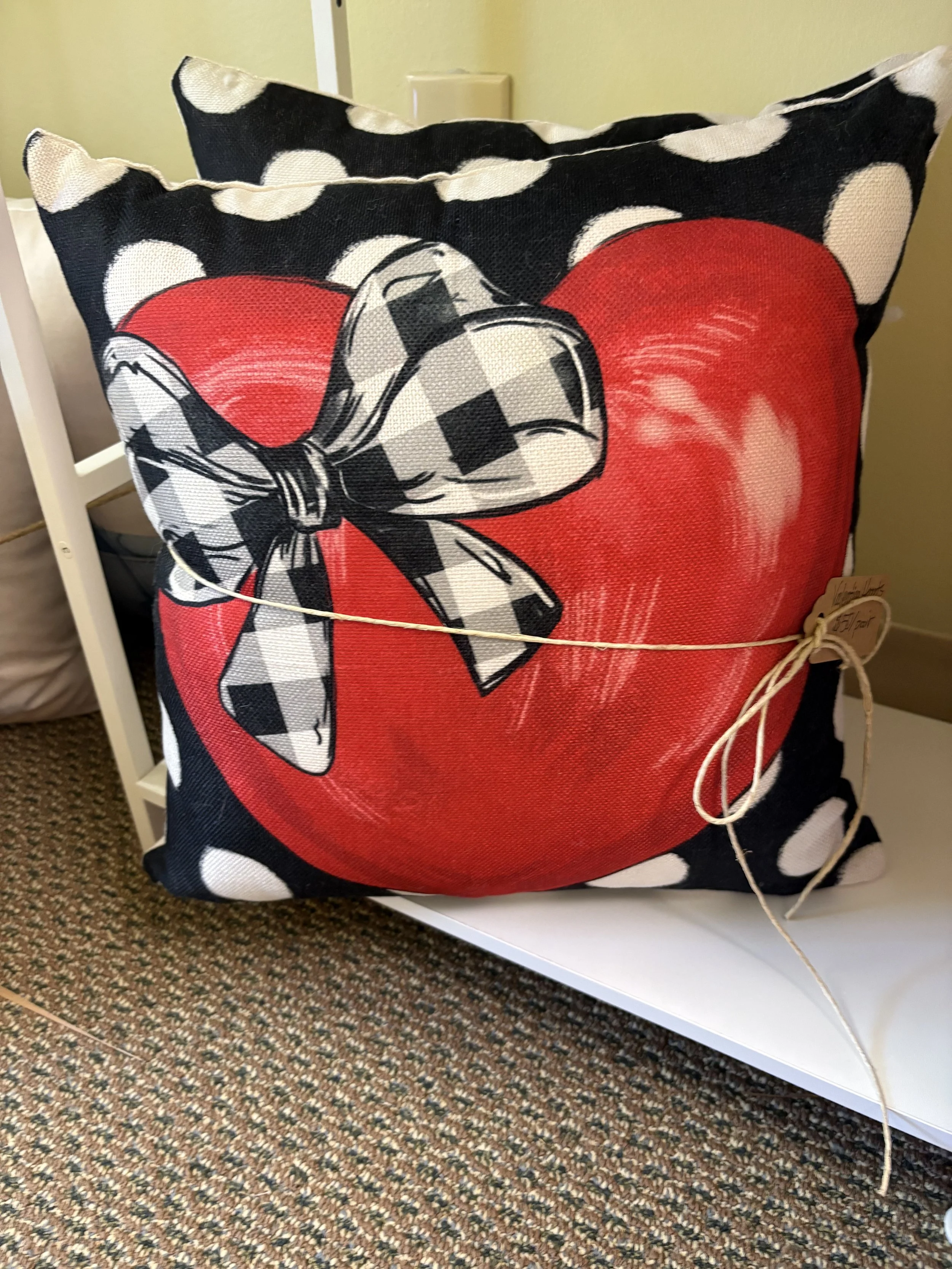 Hearts w/ bows (Pair)