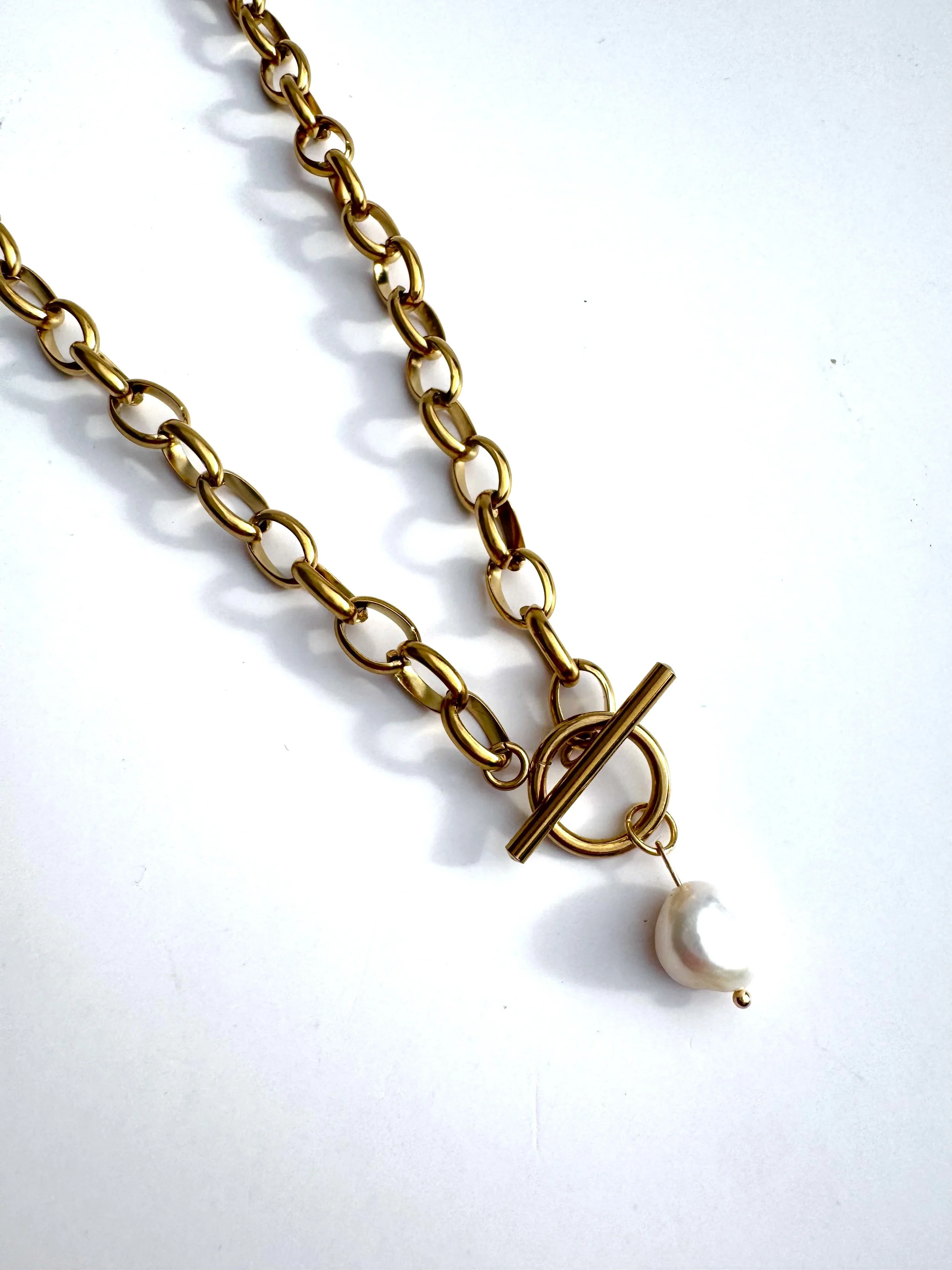 Pearl Toggle Rolo Chain Necklace