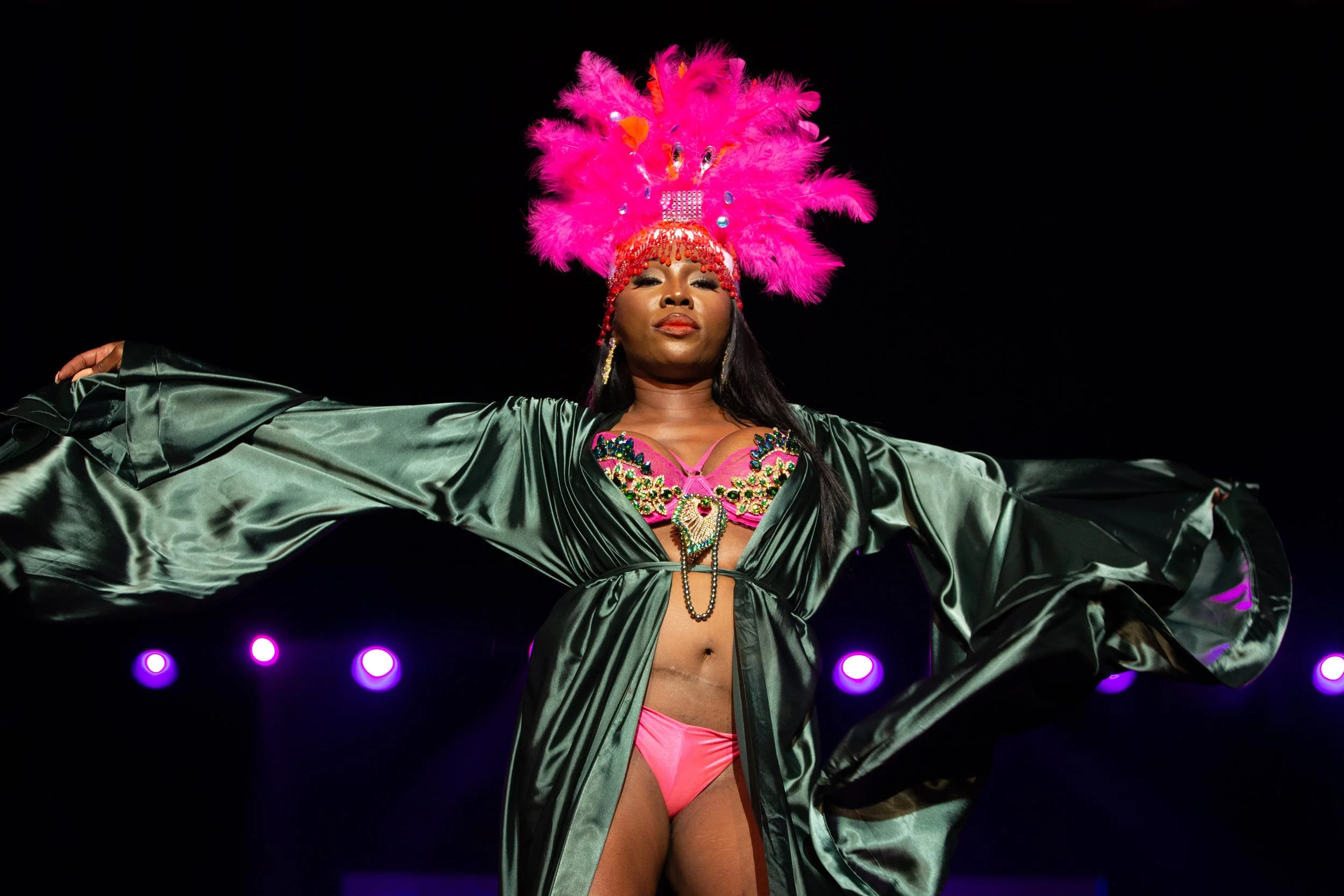 2022-10-08 Gilda's Bras for a Cause - Sonja McGovern-321.jpg