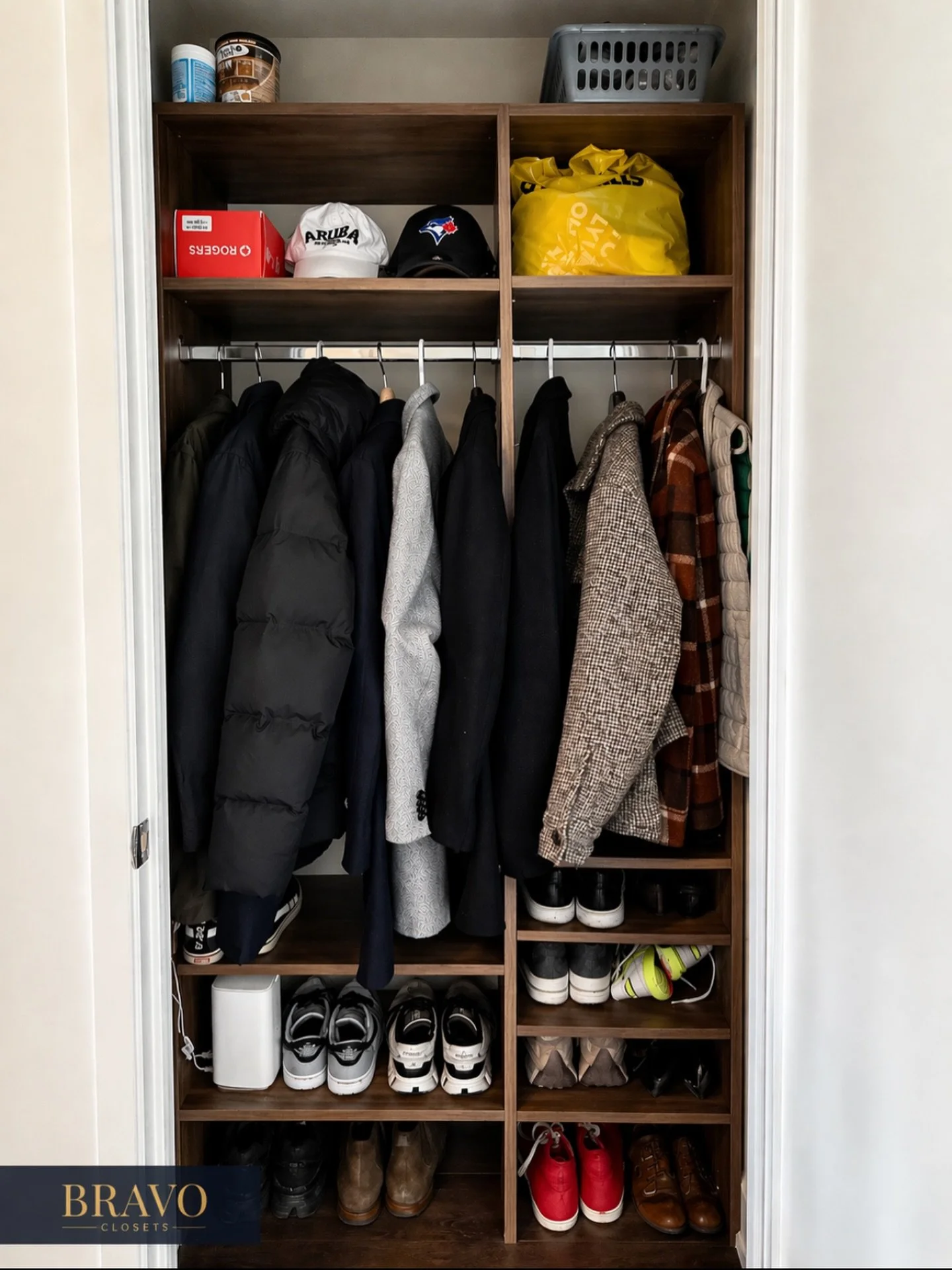 Simple. Elegant. Functional. ✨

Designed to maximize every inch of space while maintaining a clean, sophisticated look, this custom closet proves that organization can be beautiful. From tailored shelving to dedicated shoe storage and hanging space, 