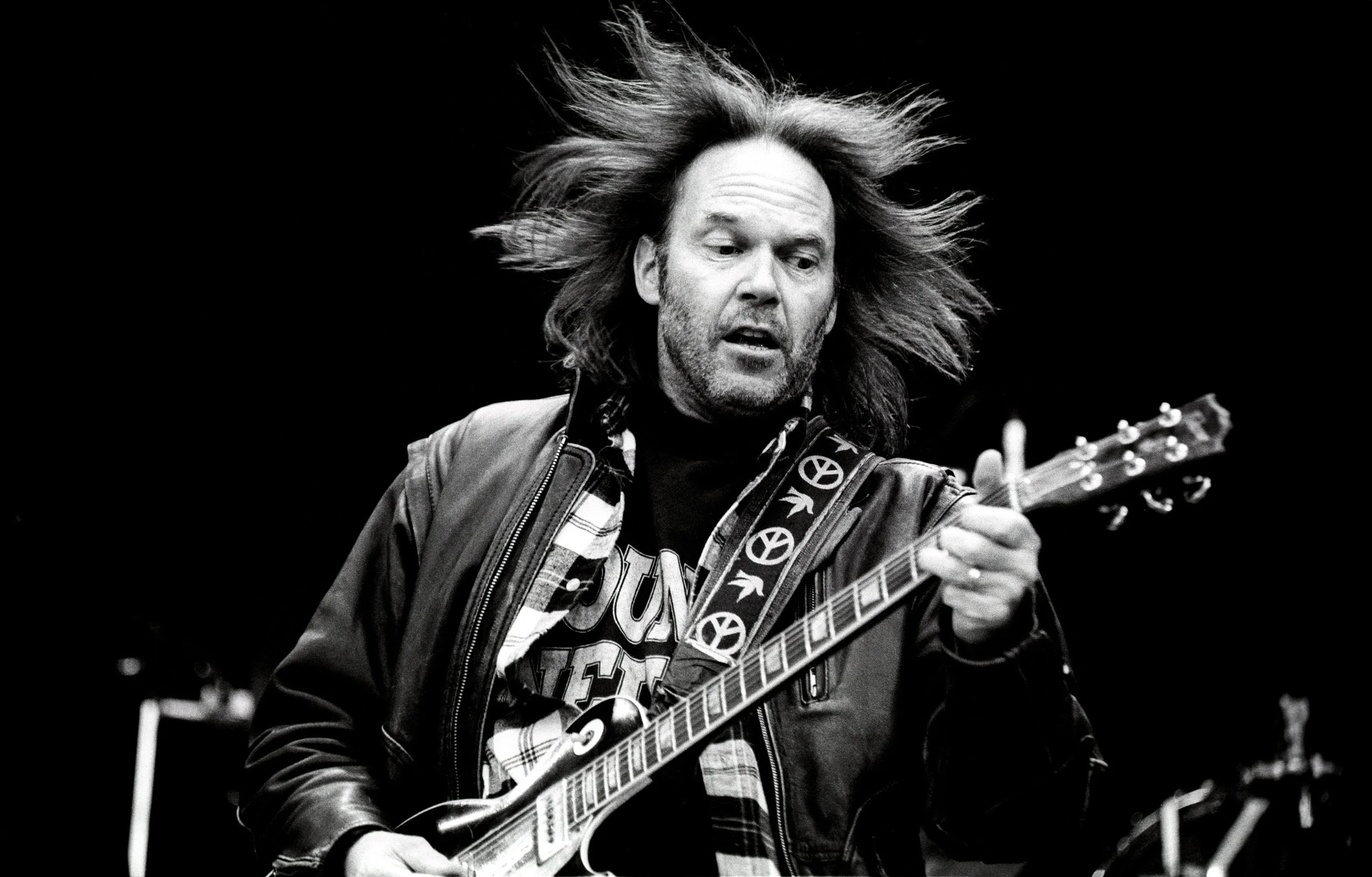   NEIL YOUNG   FINSBURY PARK, LONDON 