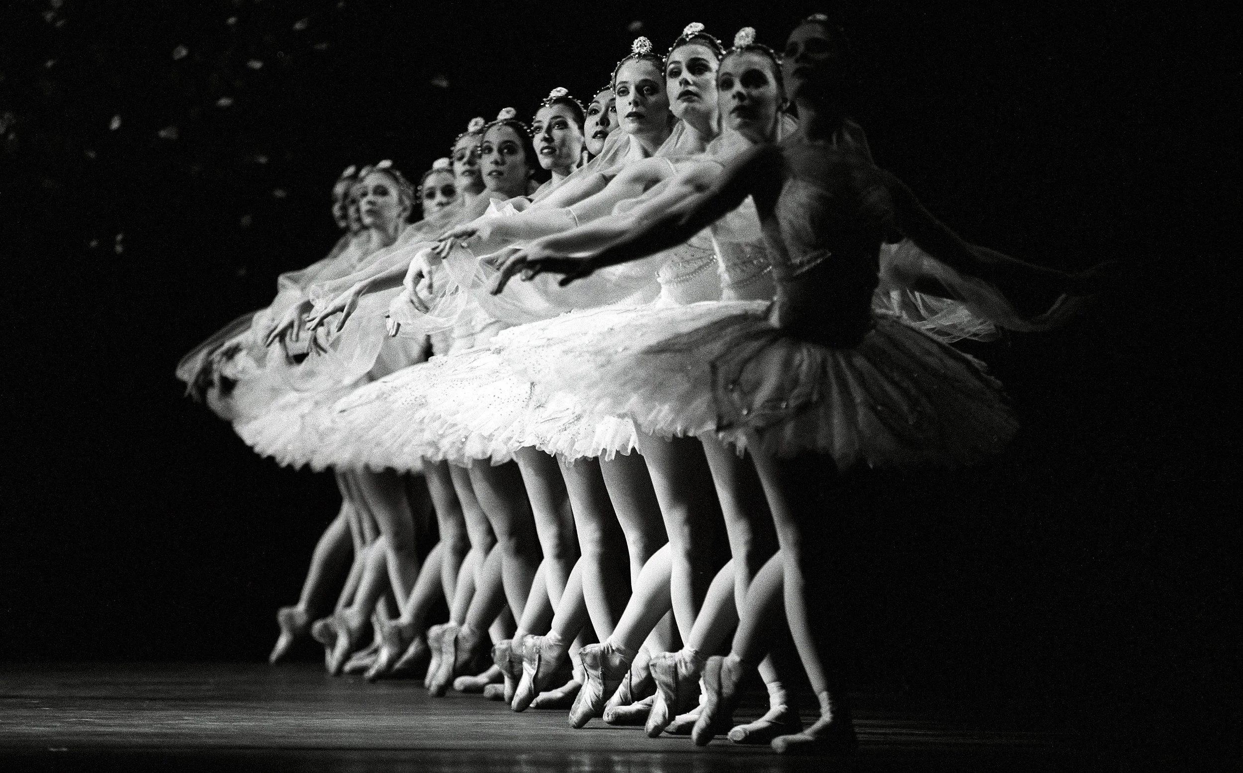   THE ROYAL BALLET CORPS    LA BAYADERE  ROYAL OPERA HOUSE, LONDON 