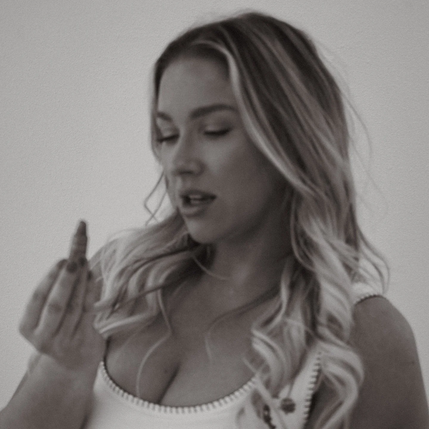 i never leave the house without it 💋✨

@sorellaapothecary &lsquo;s avocado lip hydrator is loaded with nourishing ingredients to keep lips soft, smooth, and hydrated all day.

lightweight, effortlessly glossy, and just the right amount of extra&mdas