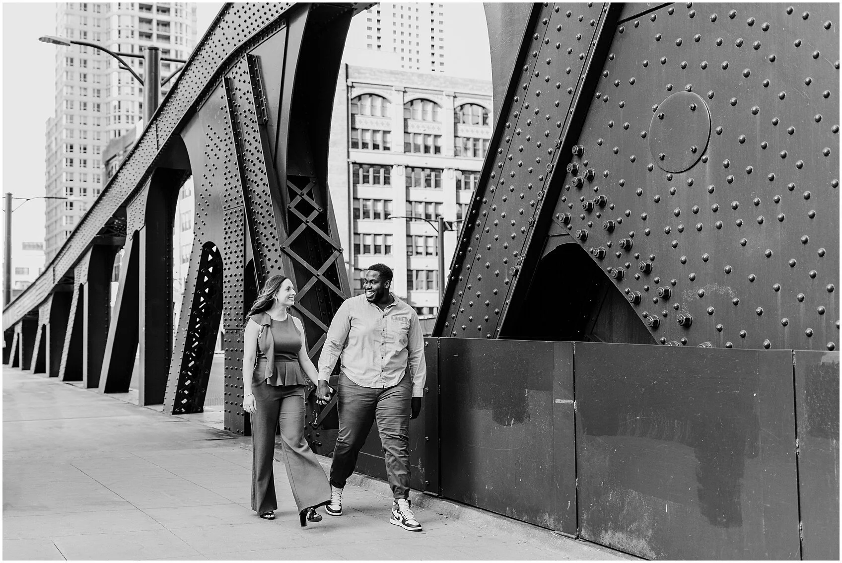 ChicagoRiverwalkEngagementSession_0001.JPG