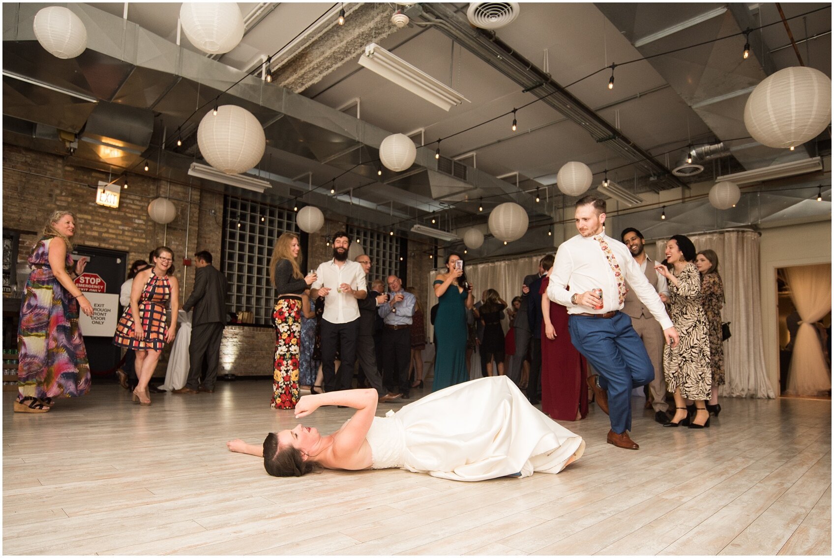 chicago-floating-world-gallery-wedding_098.JPG