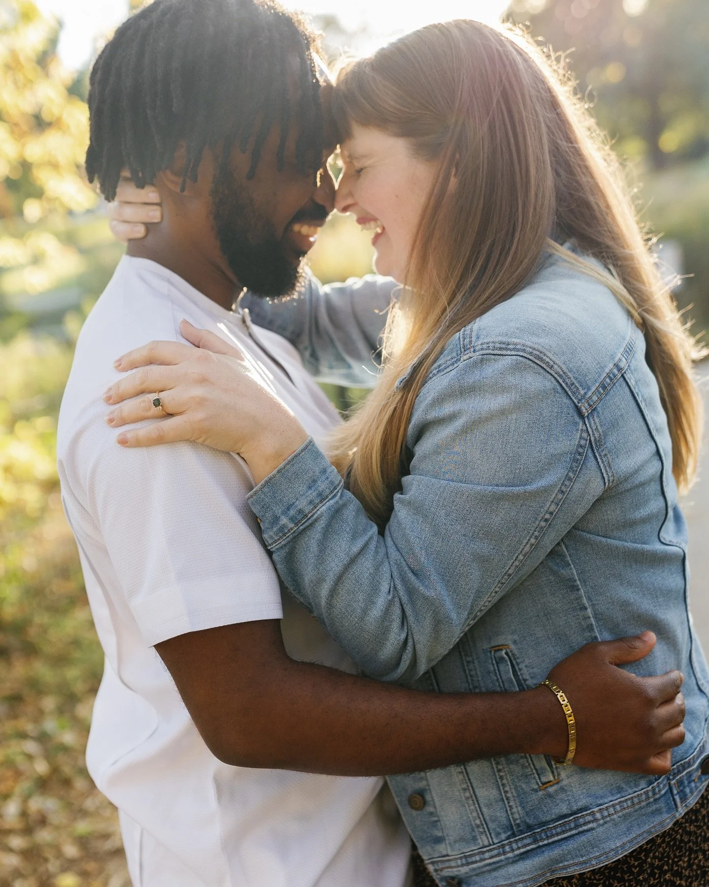 Popping out of my fall wedding/portrait/busiest season editing cave to share a few images from Kate &amp; Kojo&rsquo;s engagement session. Just delivered this lil sneak peek which is all the sunny autumn joy I needed this week! Can&rsquo;t wait to ce