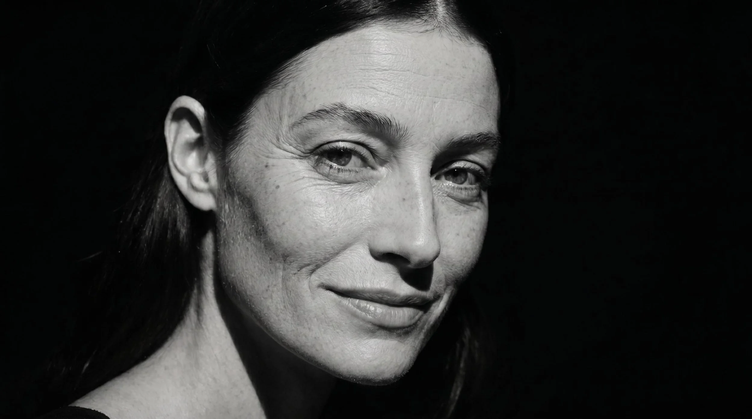 What Makes a Face Look Tired? Understanding the Causes and Choosing the Right Approach