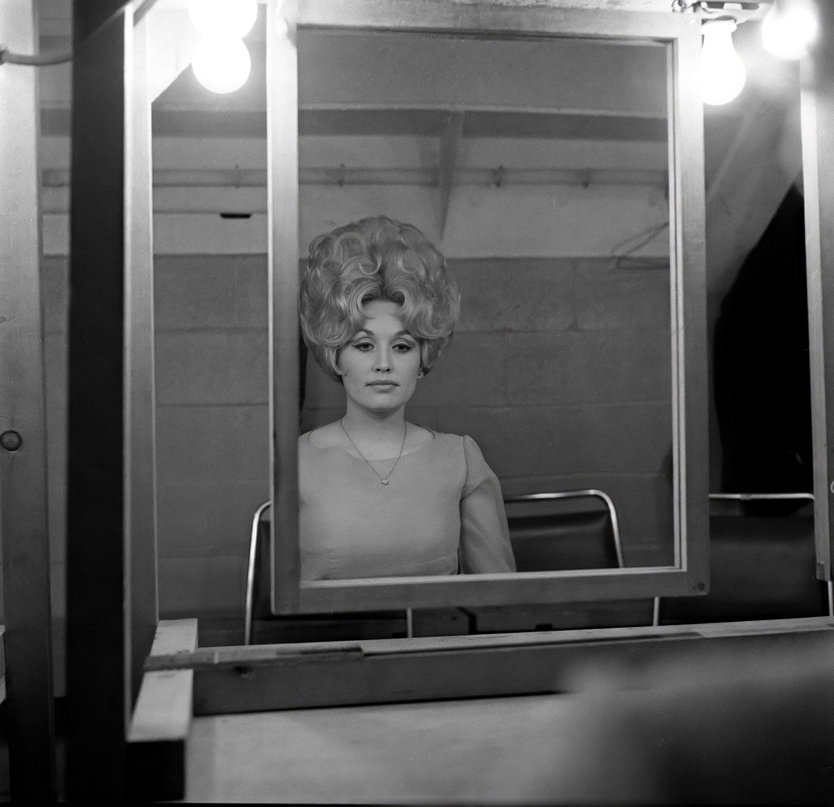 Dolly Parton — Backstage