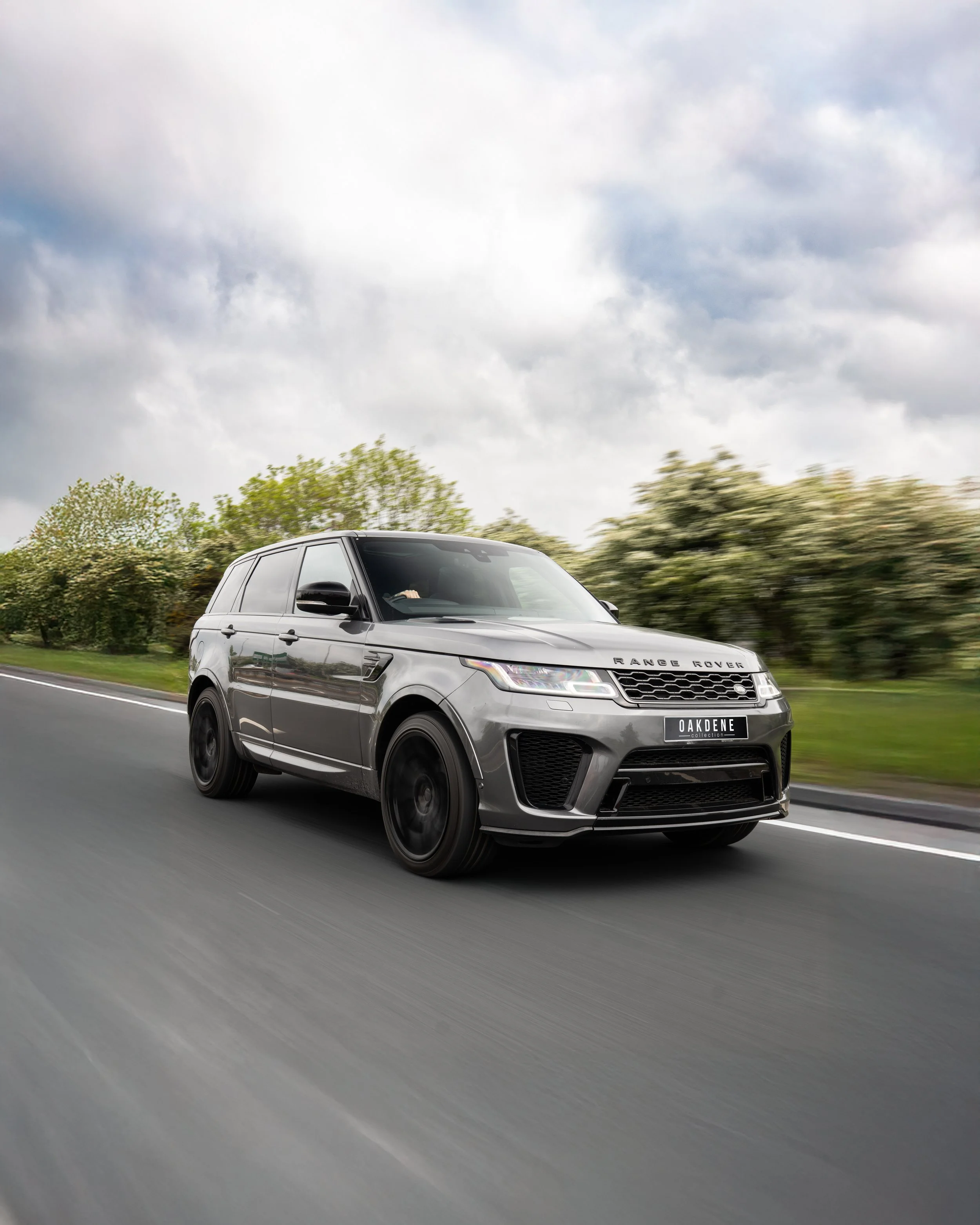 range rover socials.jpg
