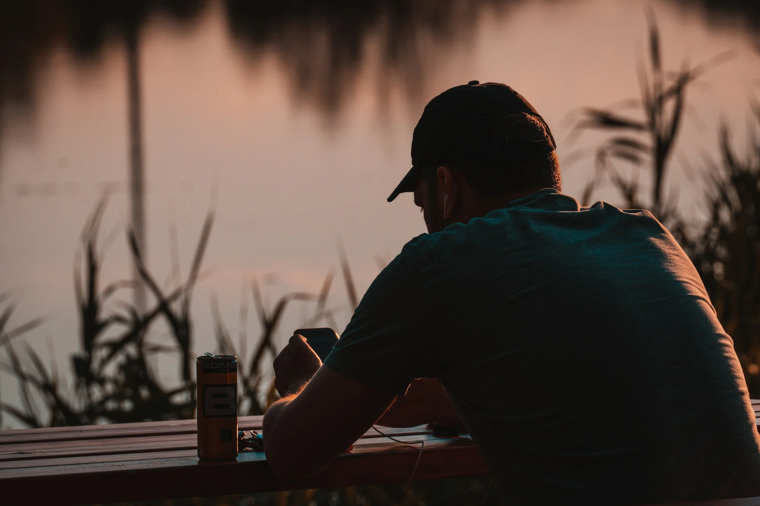From Phone Addiction to Men’s Mental Health: A National Picture of Distress