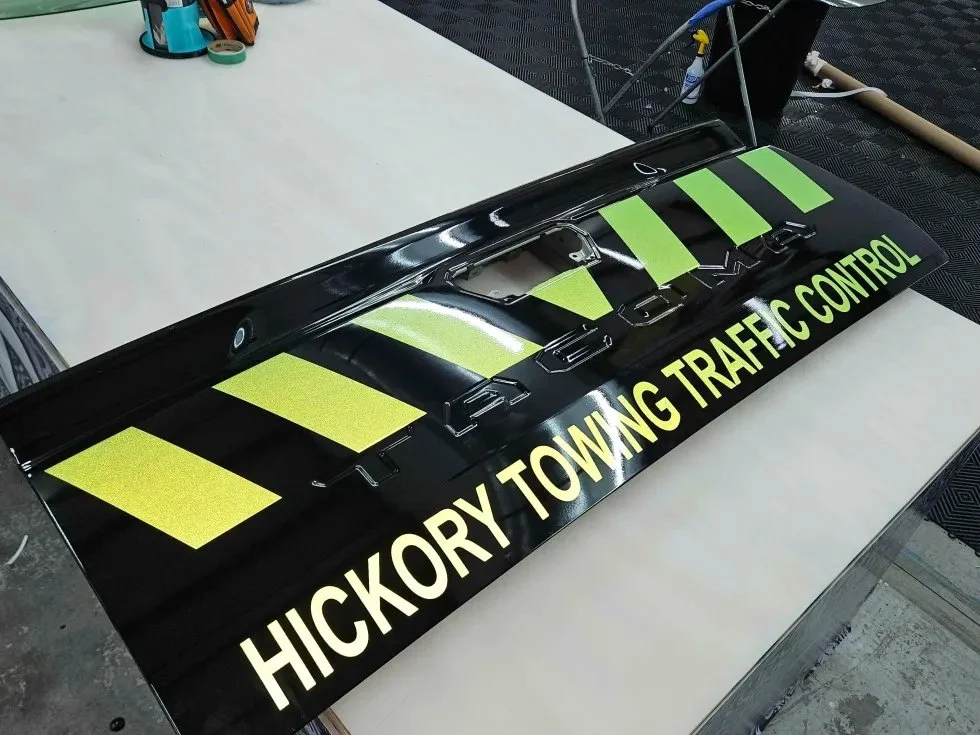 Turning heads on every tow 👀💚 Hickory Towing&rsquo;s new reflective tailgate wrap.

Schedule with us! 📞 Dial 757-967-0615 📩 Or reach out at Contact@tgdwraps.com

Scale up with style: ✔️ Commercial Wraps ✔️ Personal Wraps ✔️ Storefronts ✔️ Busines