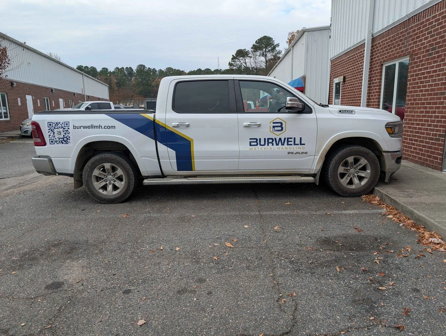 Another fleet unit rolled out for Burwell Material Handling 💼🚛
Branding that works as hard as their forklifts.
Need your business to get seen on the road? We got you.
Wrap it. Roll it. Grow it. 📈

✅ Fast turnaround
✅ Professional finish
✅ Big impa