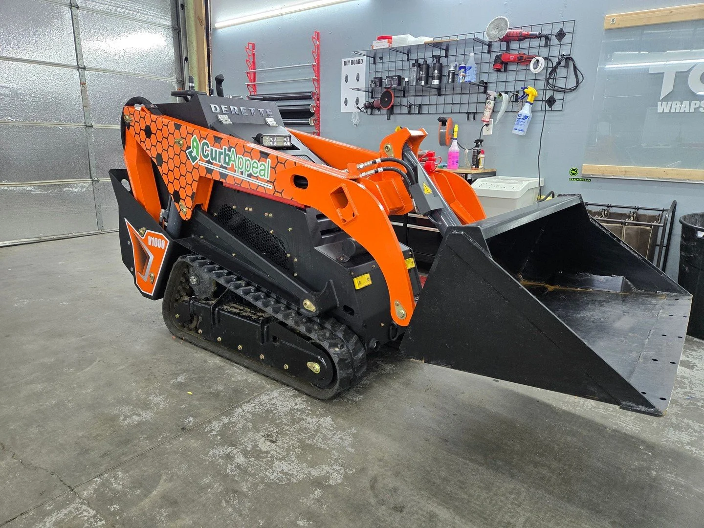 🔥 Another Custom Equipment Wrap by TGD Wraps 🔥

This skid steer just got a bold new look with high-impact graphics and clean branding to make it stand out on every job site 💪

From heavy equipment to fleet vehicles, we design and install wraps tha