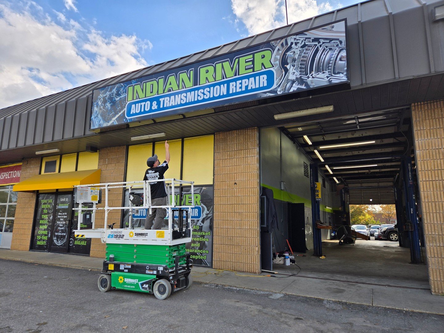 If your storefront isn&rsquo;t grabbing attention&hellip; it&rsquo;s costing you.

This full storefront and signage redo turned a forgettable space into a bold first impression that actually pulls customers in.

📍 Chesapeake, VA
📞 757-967-0615

#Bu