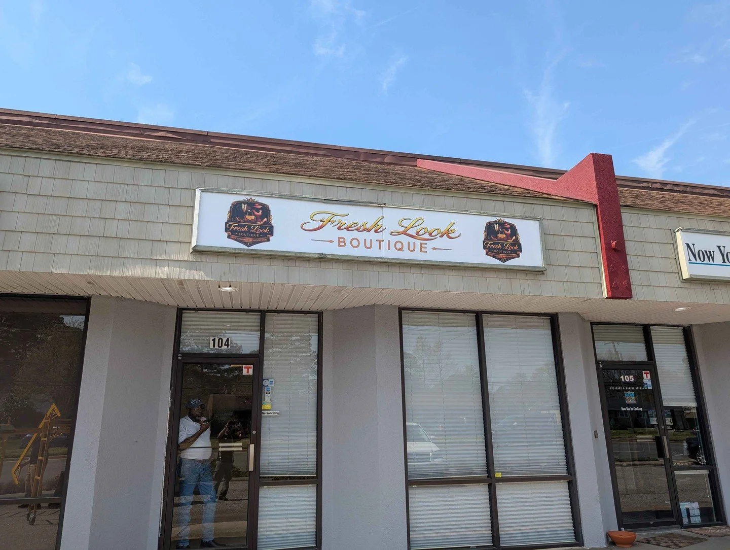 New sign. New attention. 🔥

If people can&rsquo;t see you&hellip; they can&rsquo;t choose you.

📍 Chesapeake, VA
📞 757-967-0615

#StorefrontSign #BeforeAfter #757Business #WrapShop #TGDwraps