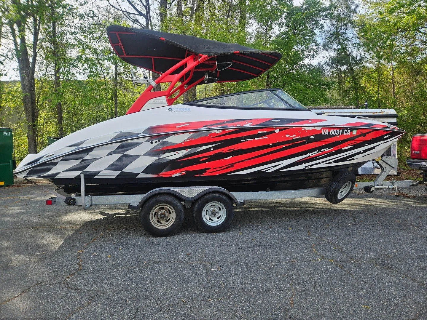Custom printed boat wrap turned this thing into an absolute head turner on the water 🔥🌊
From full design to print to installation, this project was built completely in-house for a clean finish that stands out both at the dock and out on the water.
