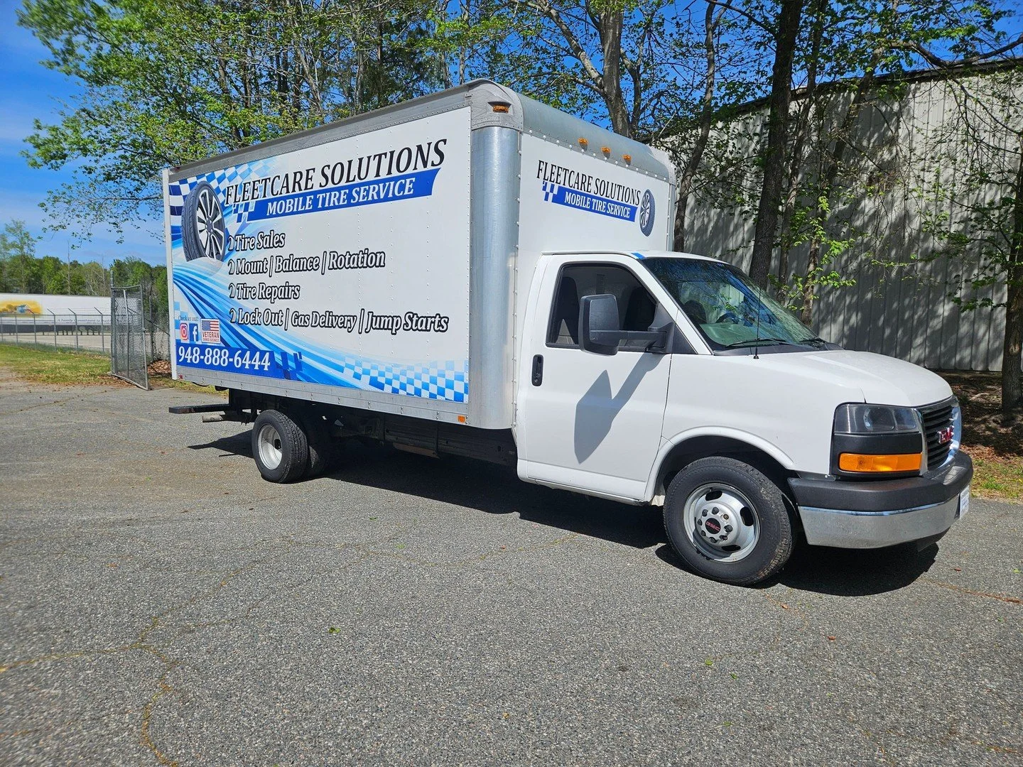 Another rolling billboard hits the road 🔥

We wrapped this box truck for Fleet Care Solutions with a clean, high-impact design built to stand out everywhere it goes. Commercial wraps like this don&rsquo;t just look good &mdash; they keep your busine