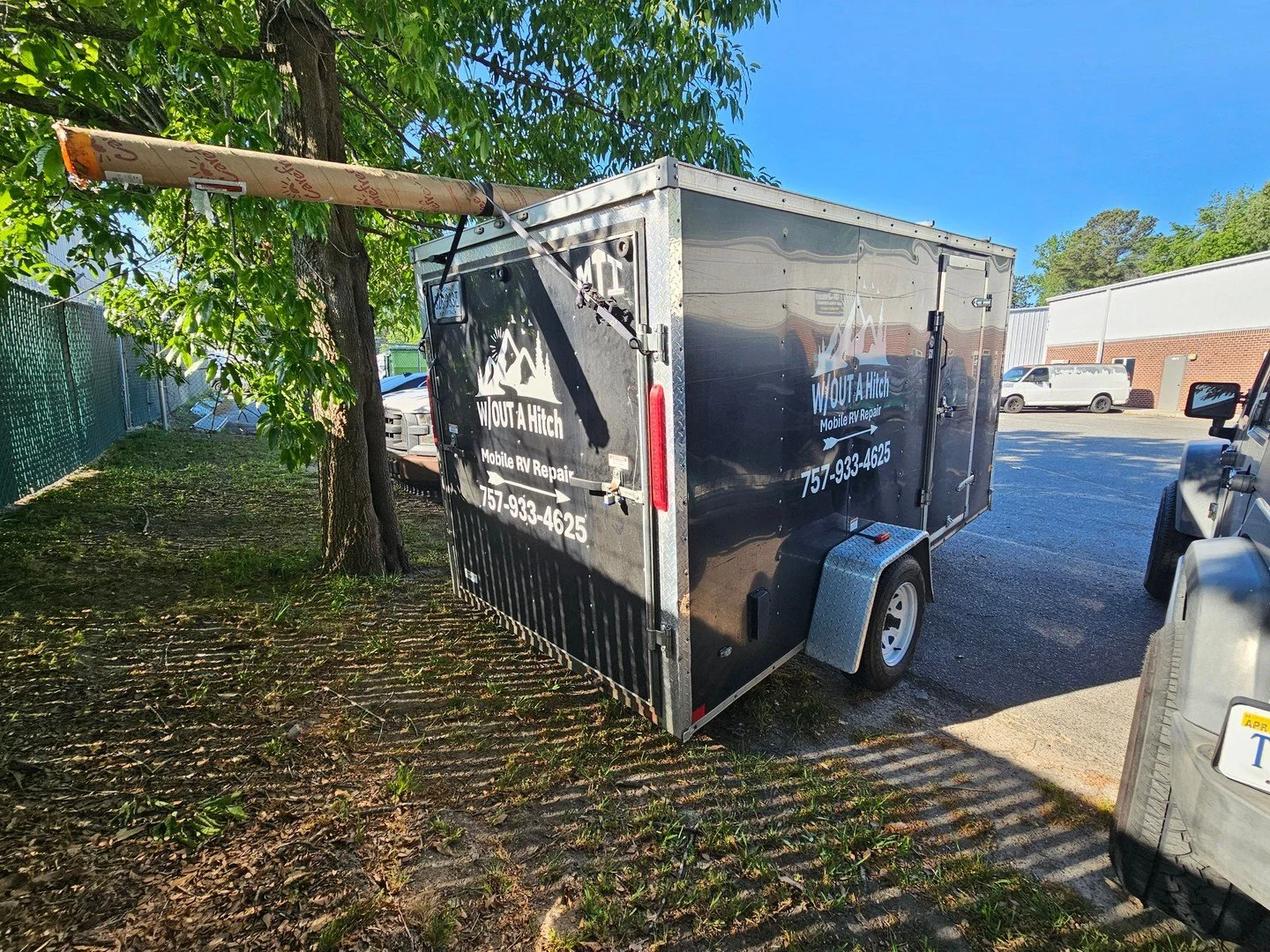 Clean, simple, and built to get noticed 👌🔥

We lettered this trailer for Without A Hitch with high-visibility graphics that keep the branding professional and easy to read on the road. Sometimes simple done right outperforms overcomplicated every t
