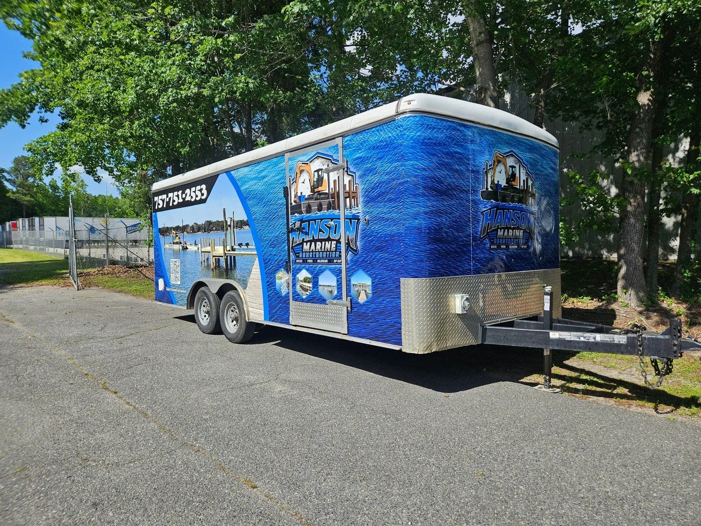 This trailer became a rolling billboard overnight 🌊🔥

Full custom wrap completed for Hanson Marine Solutions with bold dock imagery, deep ocean textures, and clean branding from every angle.

This is the type of commercial branding that gets rememb