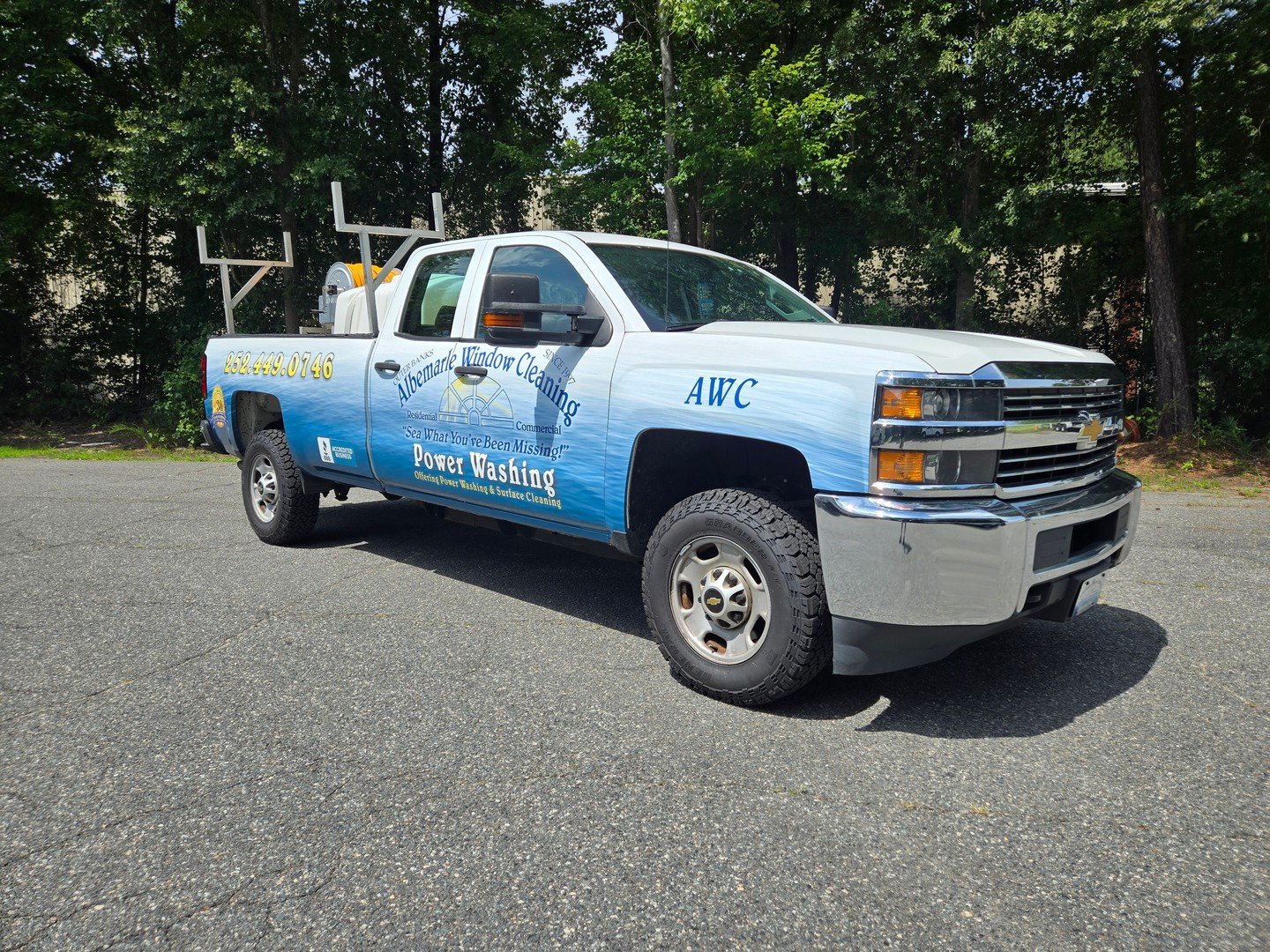Clean windows. Clean branding. 👀✨

We recently got Albemarle Window Cleaning looking sharp with fresh vehicle graphics designed to keep their business visible everywhere the workday takes them.

For local service companies, your vehicle isn&rsquo;t 