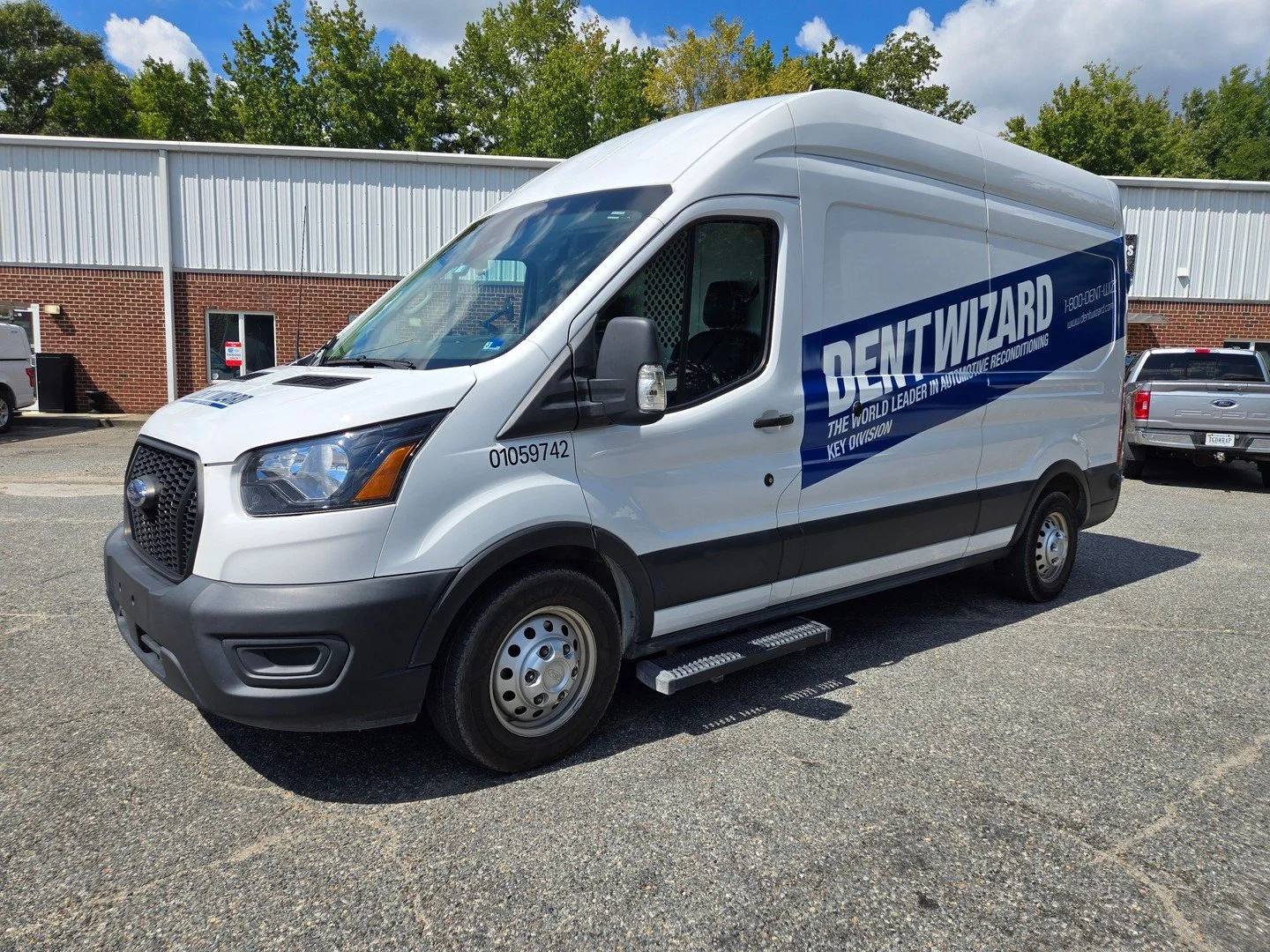 🚐 **Big Van. Bold Branding. Maximum Visibility! 🔥**

Another commercial van branded for Dent Wizard ready to hit the road!

We gave this Ford Transit a clean, professional look with bold blue graphics and easy-to-read lettering that helps the busin