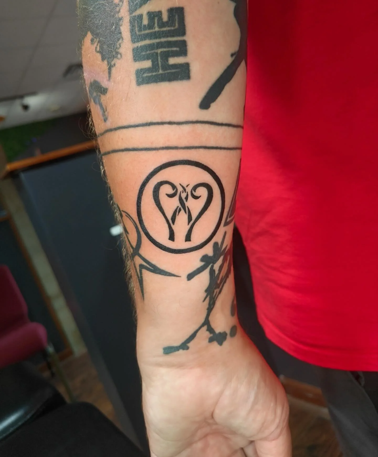 really chipping away at this lower arm!

Done at @cryptidinkstudio 
✦ thank you for looking!
✦ DM me to book!!
✦ BOOKING DEC/JAN!!!