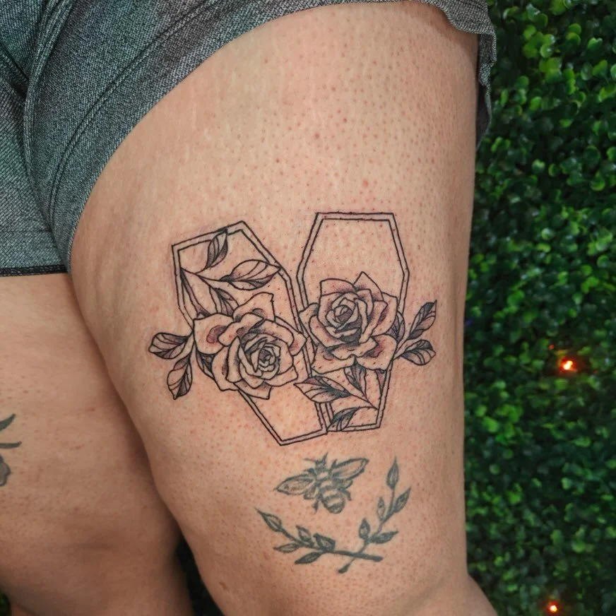 Really enjoying getting to tattoo my flash <3

Done at @cryptidinkstudio 
✦ thank you for looking!
✦ DM me to book!!
✦ BOOKING MAY/JUNE!!!

#QueerTattooartist #terrehauteindiana #indianatattooartist #indianatattoo
