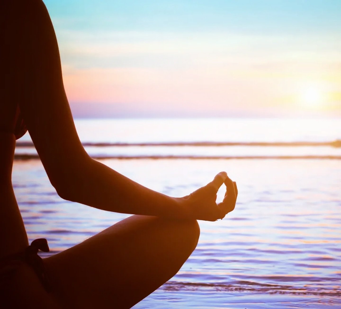 Happy Monday!
How do you feel about starting the first week of this new month planing a yoga vacation 🙌.

Vacations are for recharging&hellip; and what better way to begin than with morning yoga? 🌅

That&rsquo;s why Happy Bubble Yoga Retreats is he