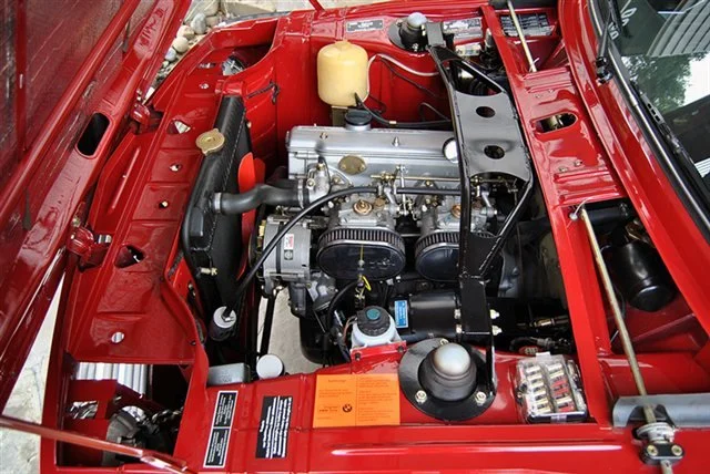 BMW 2002 1978 Underhood