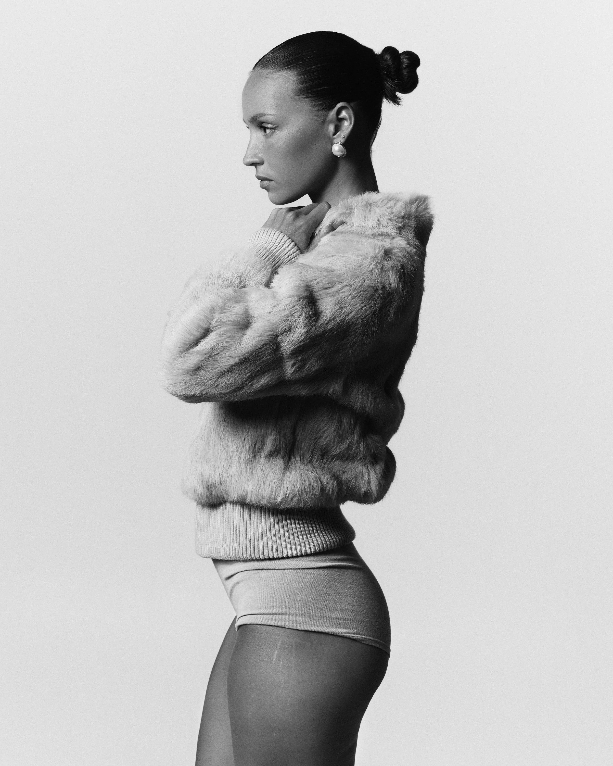 BRYLEE-EVERI-MODEL-TESTLOOK-3174121BW.jpg