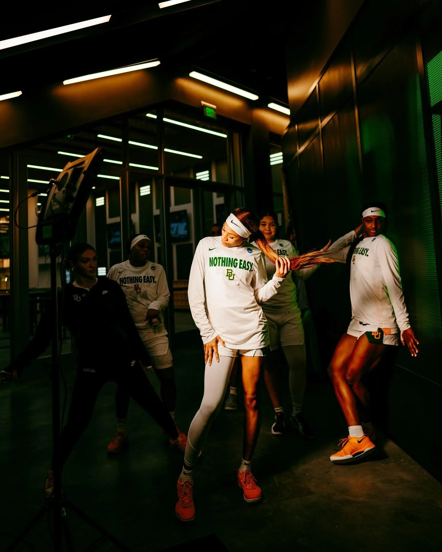 may i have this dance?

@bayloruniversity @baylorwbb @marchmadnesswbb