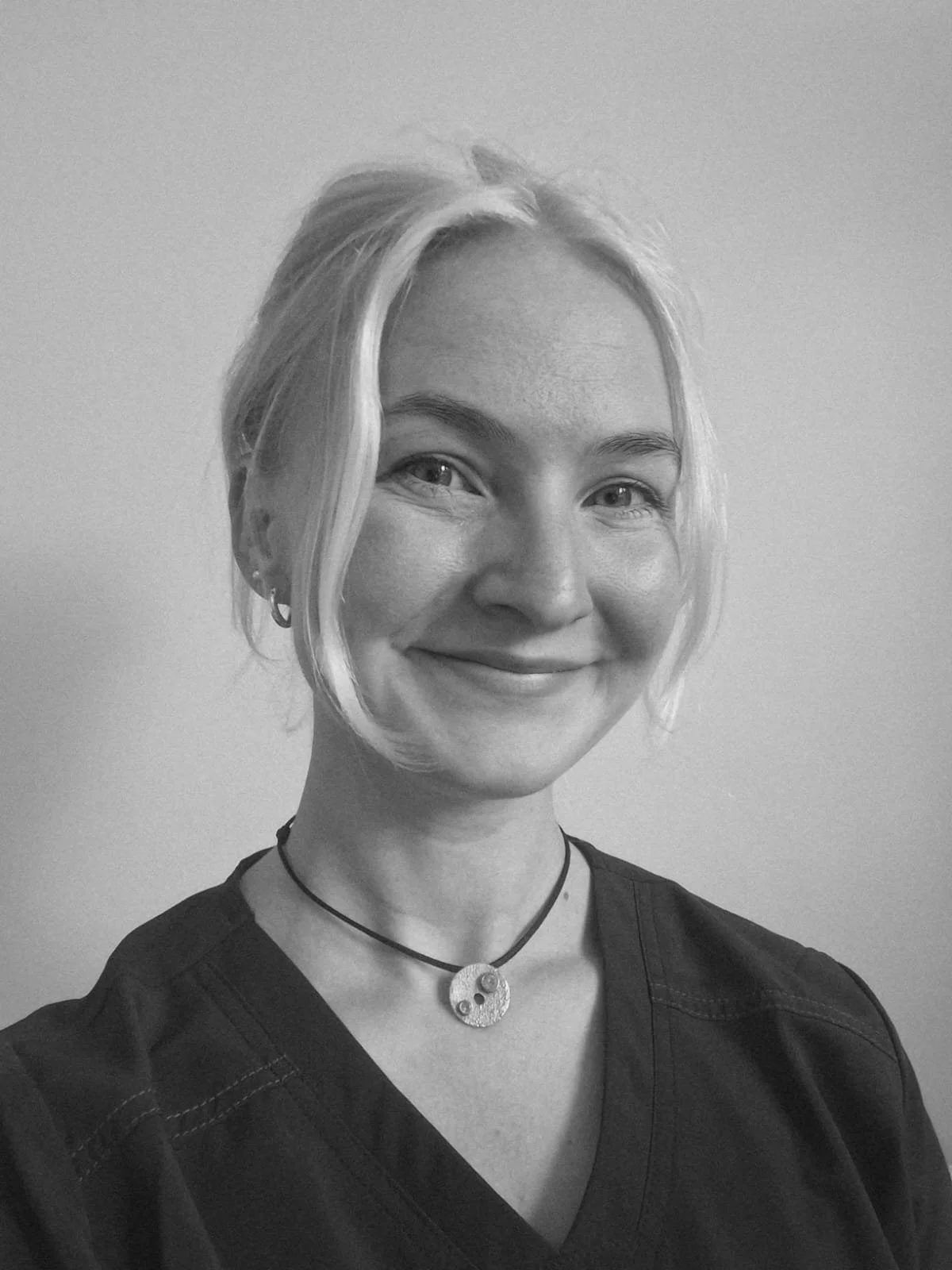 Emma, sports massage therapist Wimbledon, well priced massages