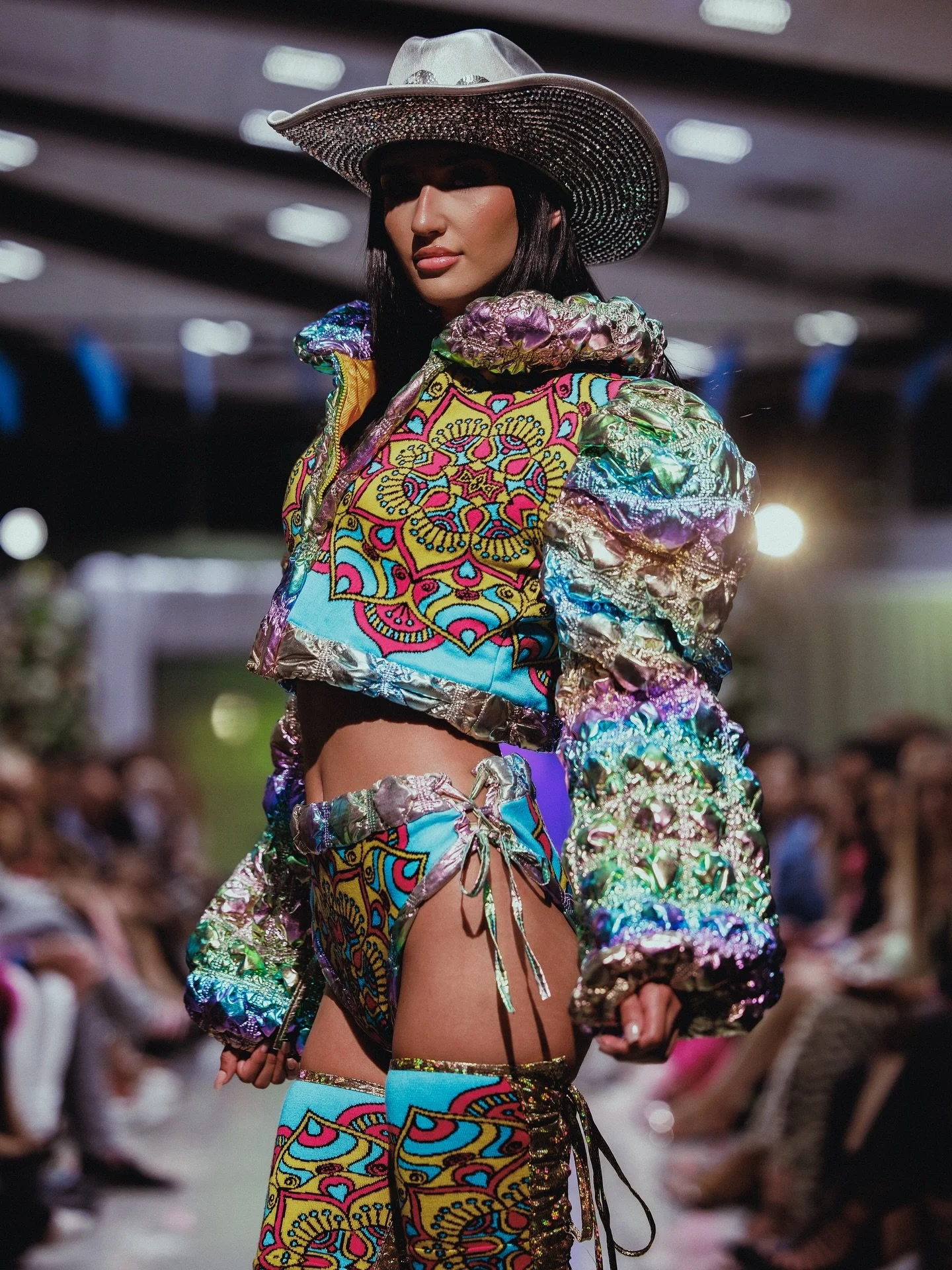 A Night of Couture with Scottsdale Fashion Week featuring L.A. based designer George Styler and accessories designer Jimmy Garcia.
&bull;
@mb_scottsdale 
@george_styler 
@jg2_jimmygarcia 
@stevelevineent 
@fordrba 
@scottsdalefashionweek 
&bull;
#jef