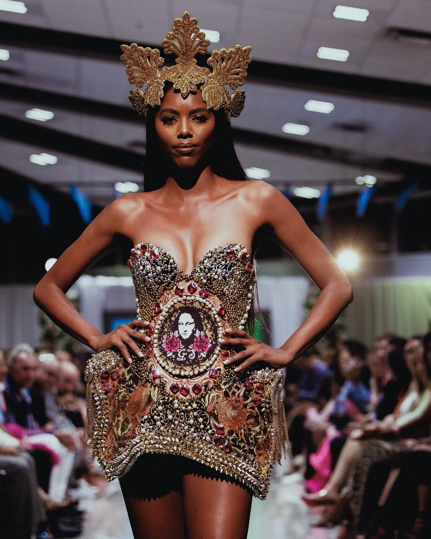 A Night of Couture with Scottsdale Fashion Week featuring L.A. based designer George Styler and accessories designer Jimmy Garcia. Part 3.
&bull;
@mb_scottsdale 
@george_styler 
@jg2_jimmygarcia 
@stevelevineent 
@fordrba 
@scottsdalefashionweek 
&bu