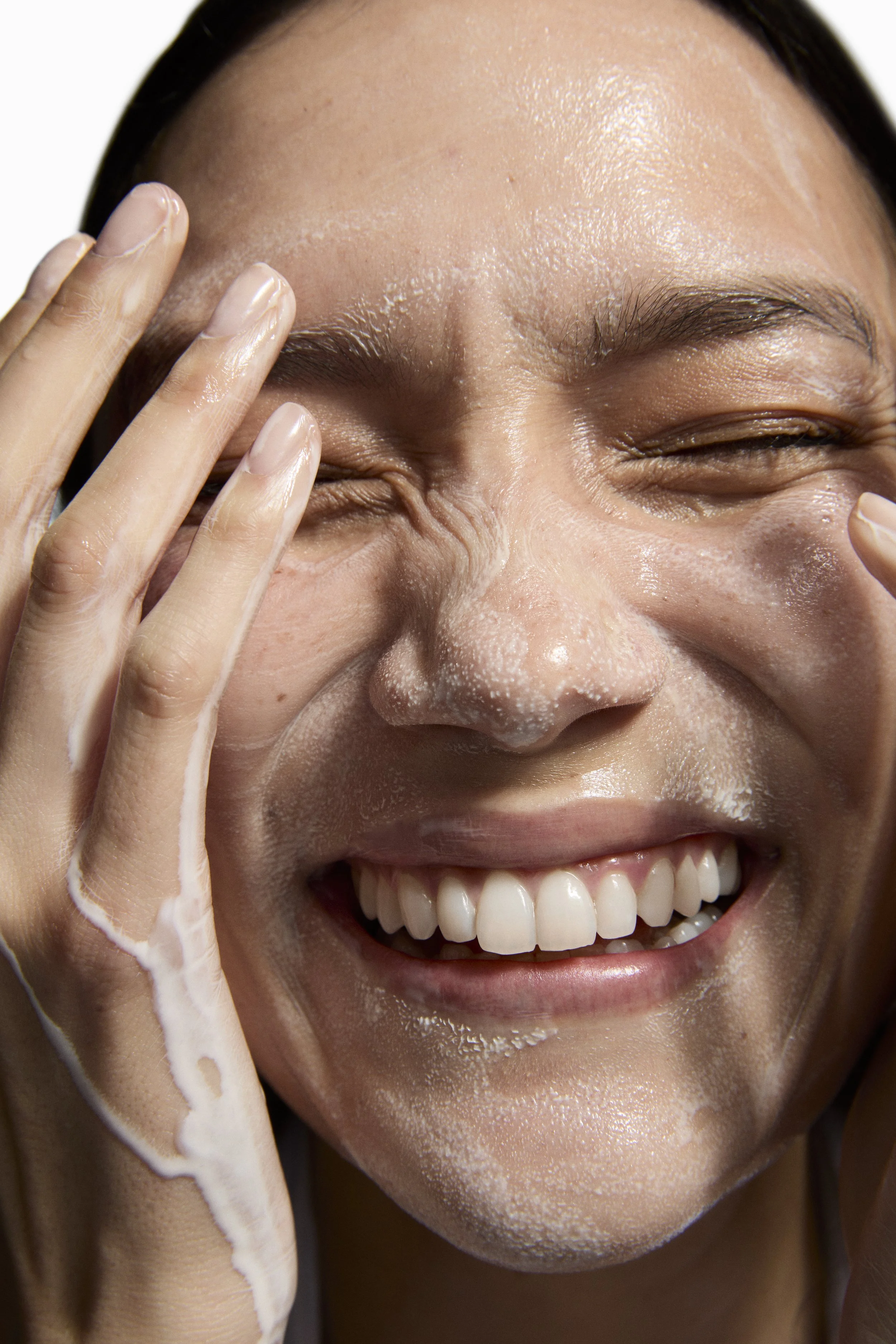 hydrating-cream-to-milk-cleanser-002.jpg