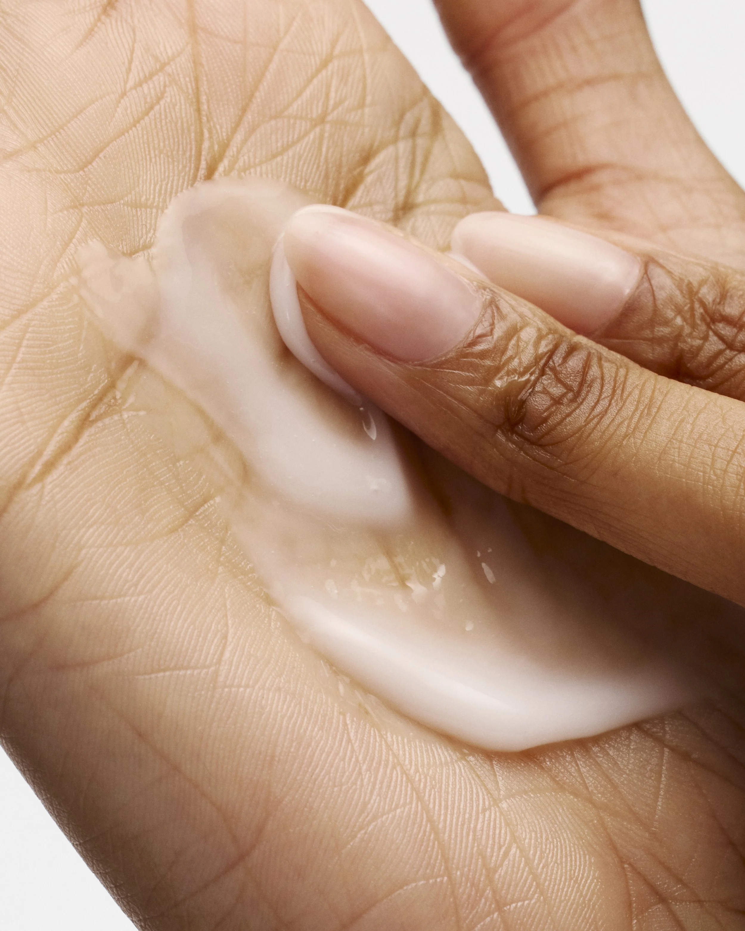 hydrating-cream-to-milk-cleanser-05.jpg