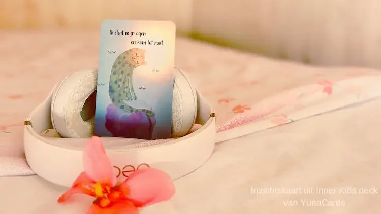 inzichtskaart van het Inner Kids Deck van YunaCards ik sluit mijn ogen en kom tot rust