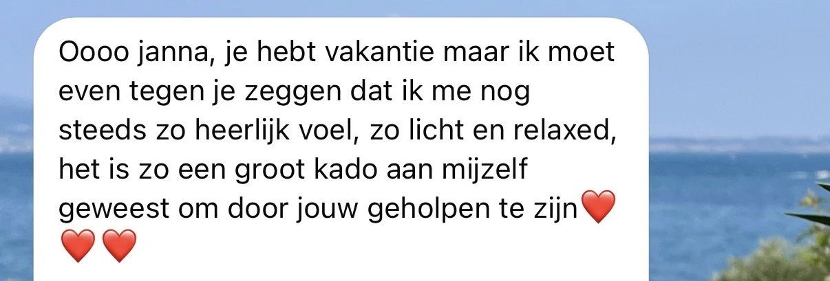 een vrouw die het traject heeft doorlopen vertelt wat een groot cadeau het voor haar is, ze haar lichtheid weer voelt