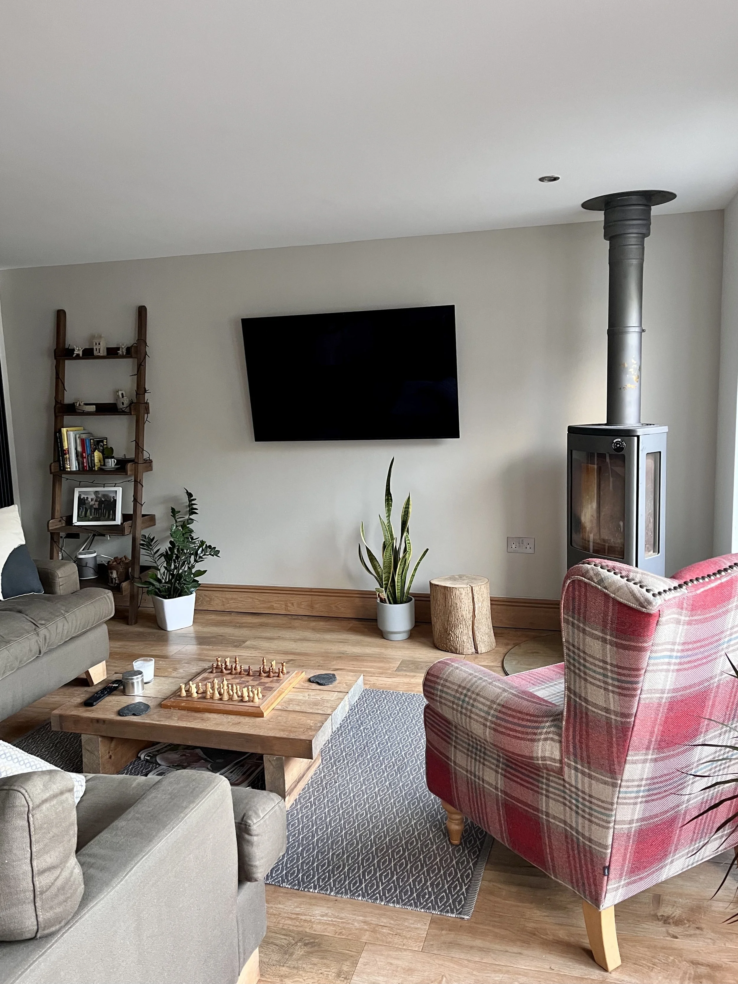 Bridgend Painting and Decorating.JPG