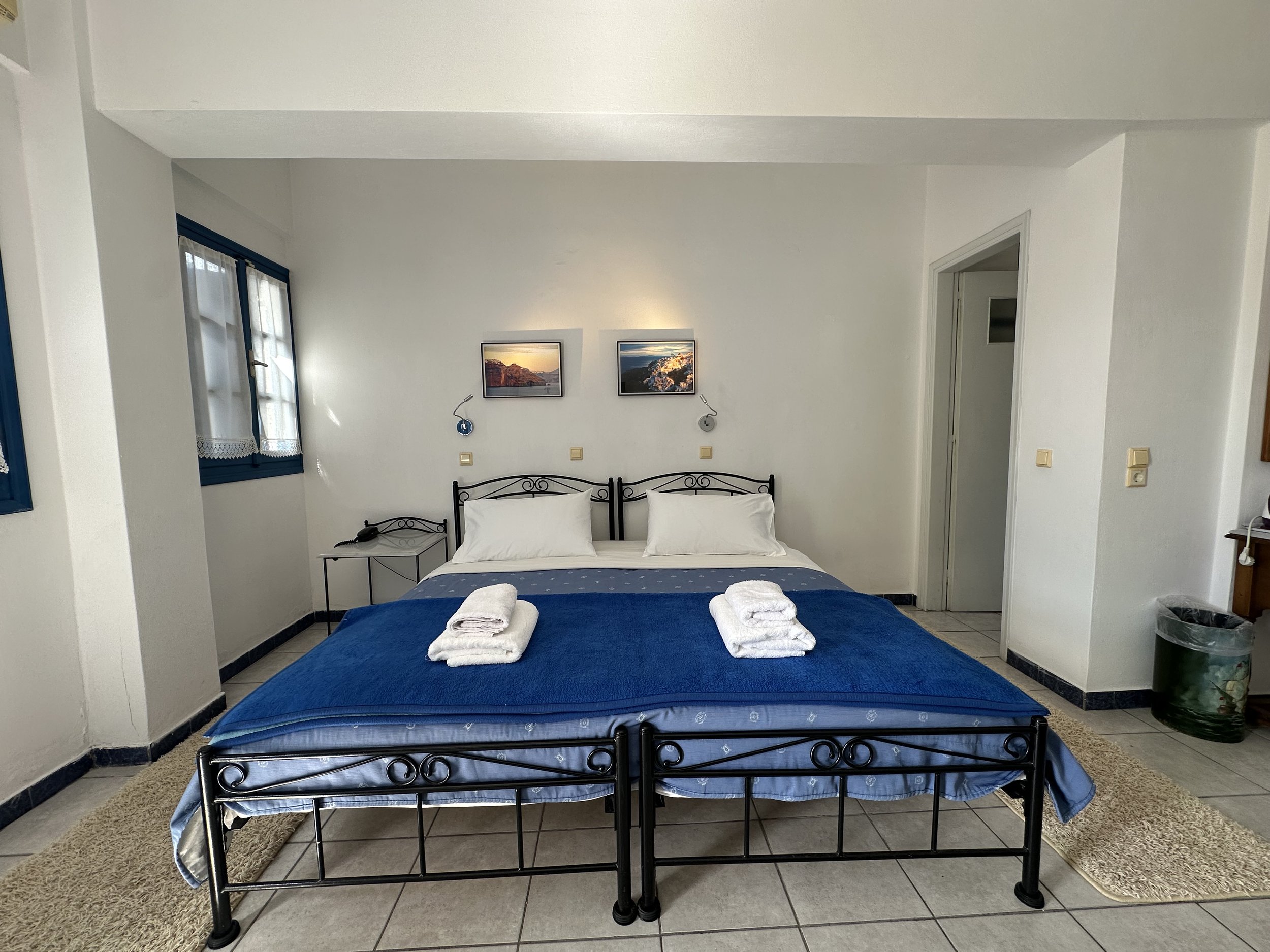 Triple room Irigeneia Perissa santorini