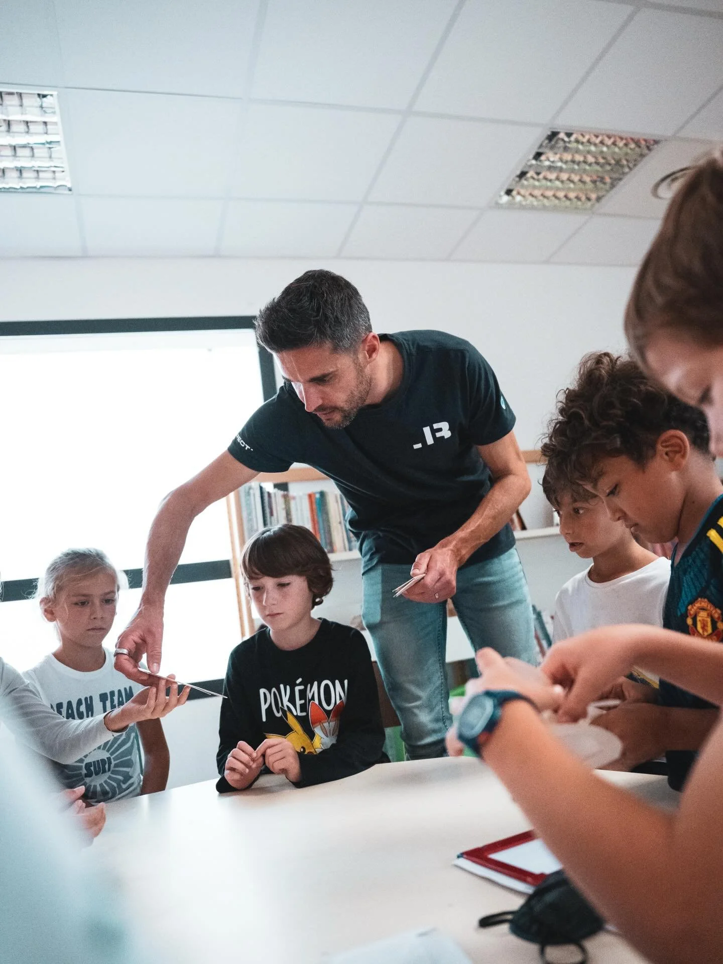 🎓 Journ&eacute;e internationale de l&rsquo;&eacute;ducation

Samedi, c&rsquo;&eacute;tait &agrave; la fois la Journ&eacute;e internationale de l&rsquo;&eacute;ducation et la Journ&eacute;e du sport f&eacute;minin. Nous avons choisi de mettre en lumi