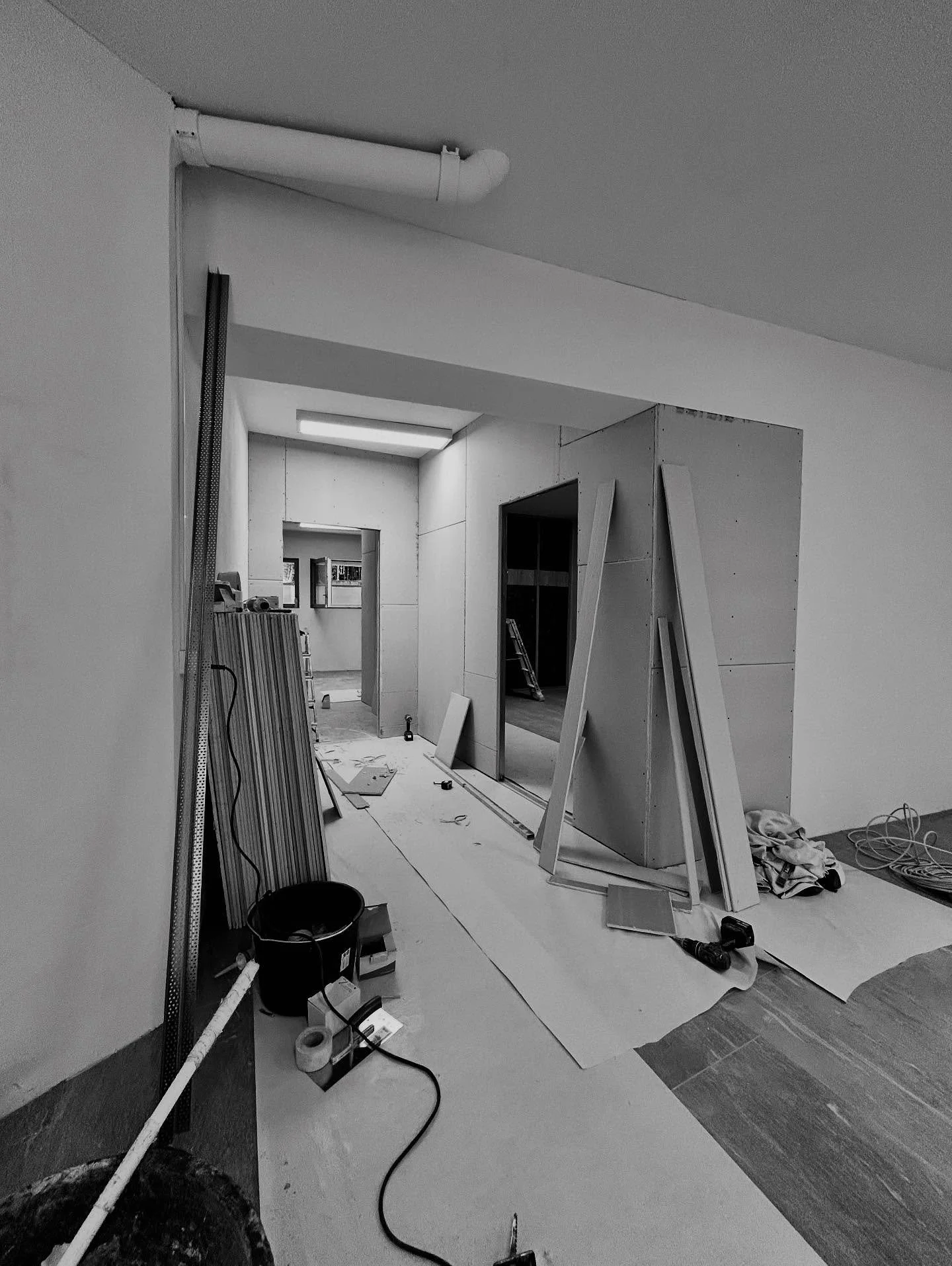Construction has started 🏗️ 

Walls are going up. The changing rooms are starting to take shape.

It&rsquo;s still dusty, it&rsquo;s still raw, but every day this place feels more alive.

More to come! Stay tuned 🤘🏼🔥