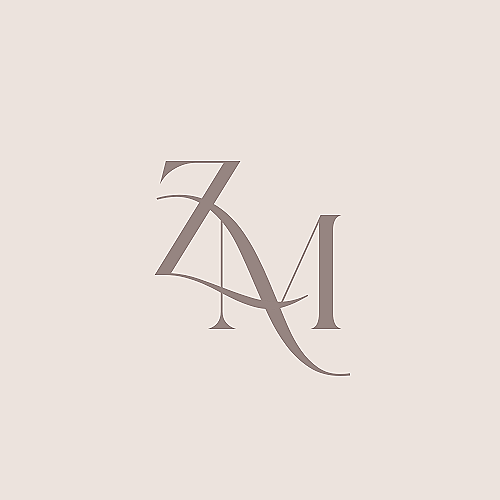Logo stylisé avec les lettres Z, M en couleur marron clair sur fond beige