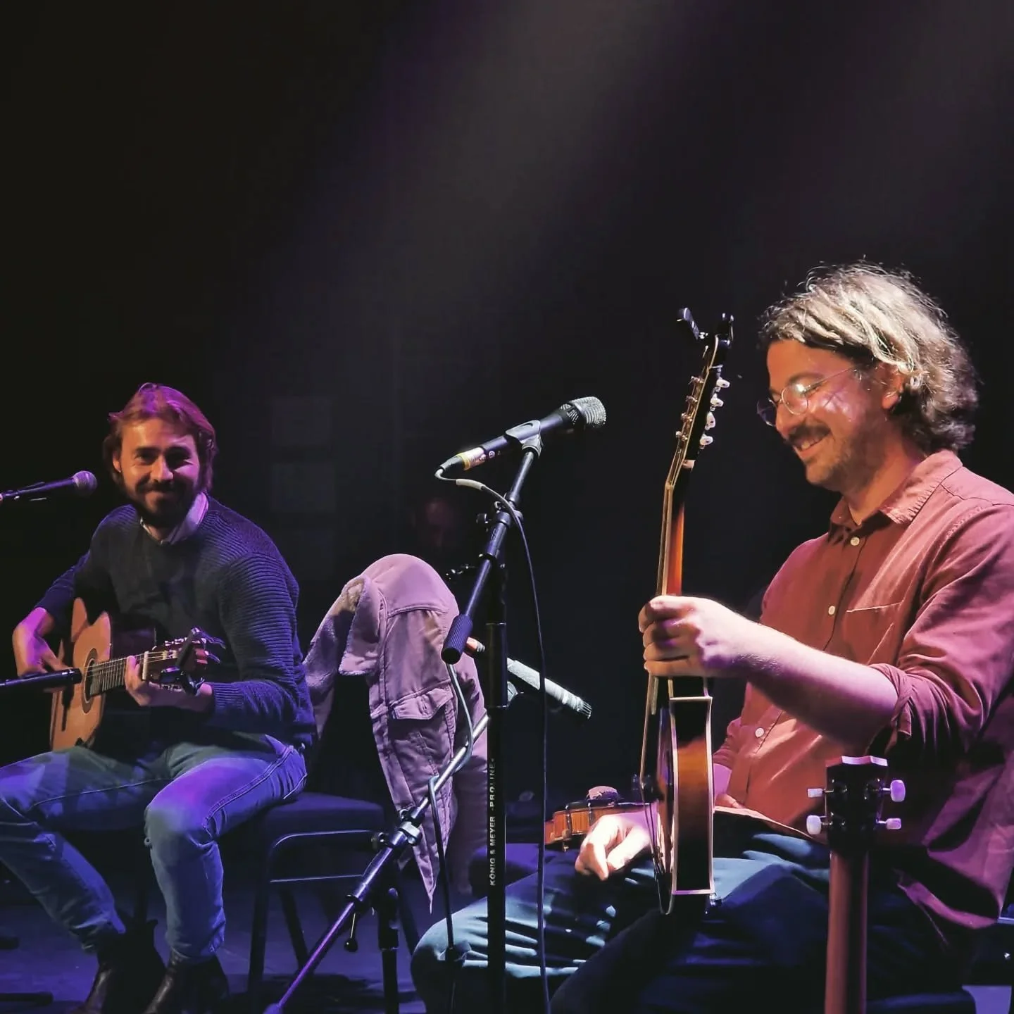 Morgen spelen we in 't @trefpunt_gent voor de voorlaatste keer dit jaar ons album. Kommorof. Tisvodevoniet. Totton&eacute;&eacute;. Jaaaa... &Eacute;&eacute;&eacute;... Jaa... #dag&eacute;&eacute;&eacute; #ja 🪗☕☎️🪠🪓⚰️

#bvbavandamme #alabadine #vl