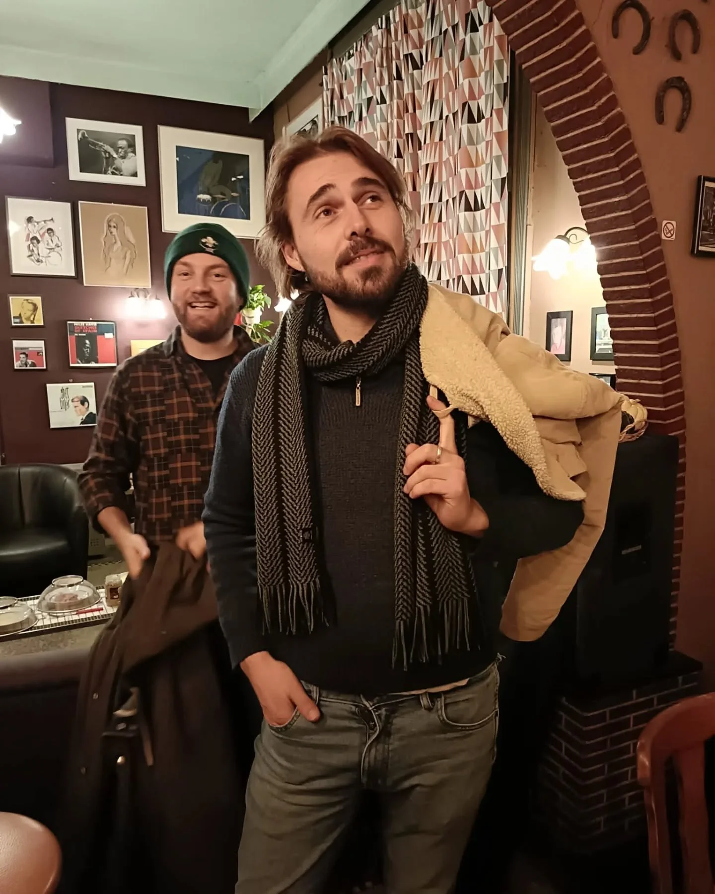 Straks om 20u in buurthuis @inval.vzw spelen we een gratis concertje. Kom deze knappe heren bewonderen. #bvbavandamme #alabadine #concert #inval #kleinkunst #vlaamsefolk #westvlaams