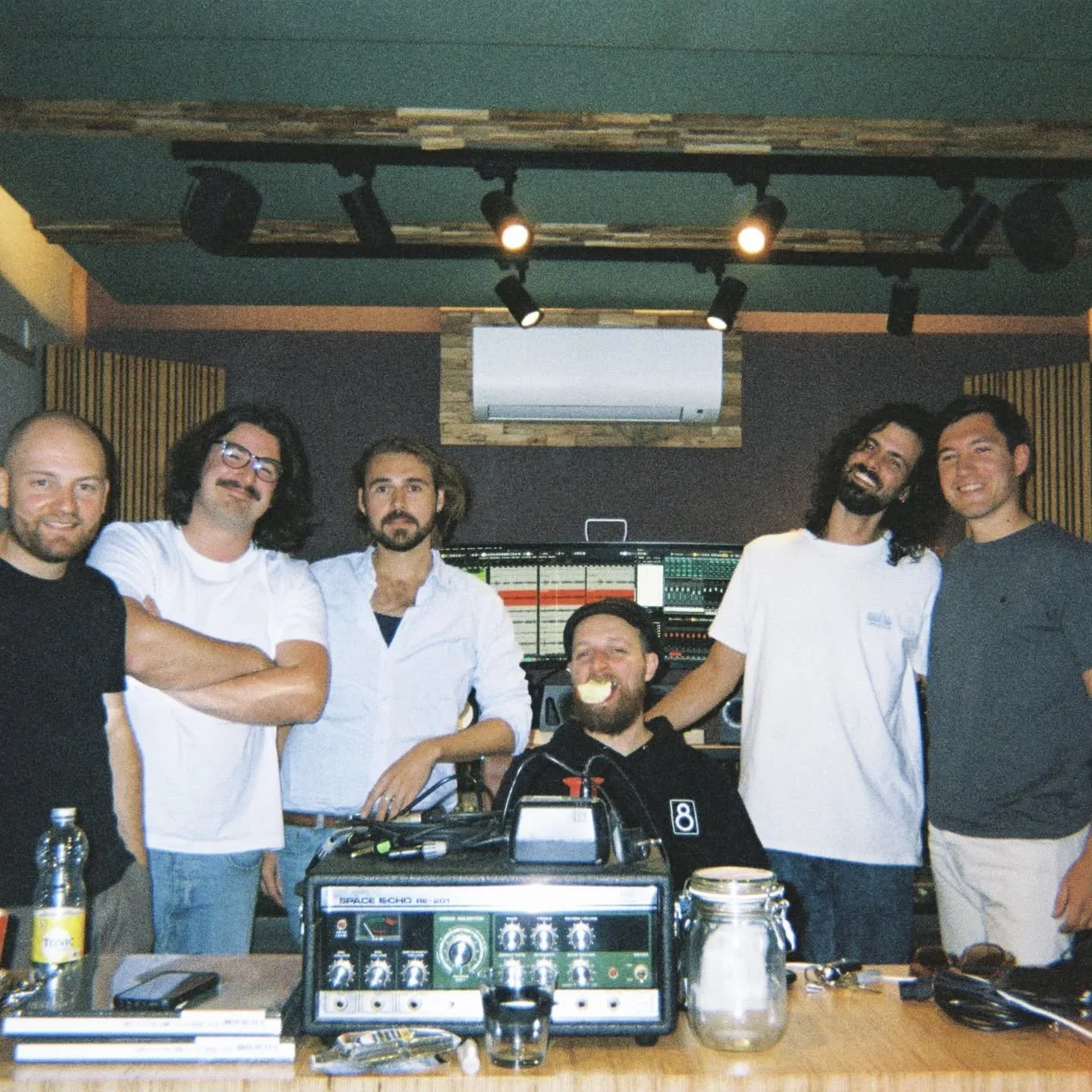 De opnames voor 𝑊𝑎𝑡𝑒𝑟𝑙𝑎𝑛𝑑𝑒𝑟𝑠 zitten erop. Ondertussen maken we ons klaar voor try-out 2 in @gemeentehooglede

📷@camille.mortier

#bvbavandamme #waterlanders #nieuwalbum